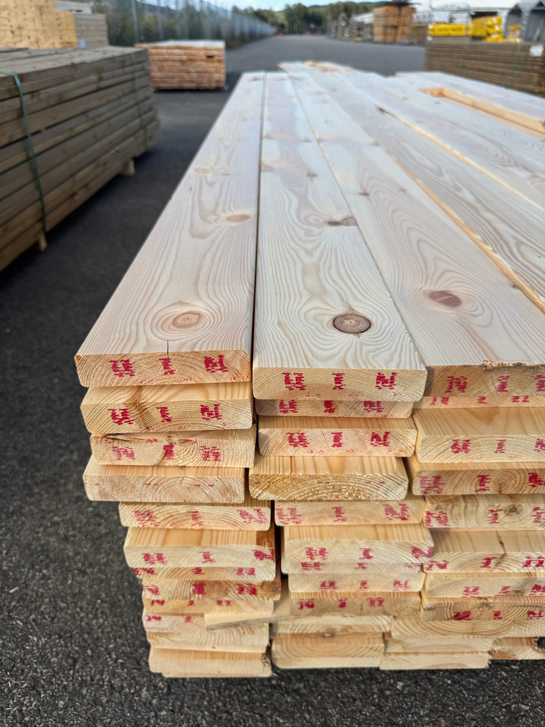 Paket Hyvlad 28x120 – 125st – 3.00 m – ANDRASORTERING