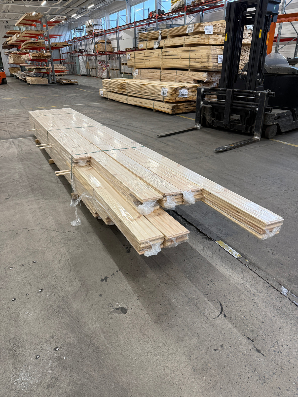 Parti Massivt Furugolv Borstad Ljusgrå Ekonomi 25x160 mm – 55,16 kvm