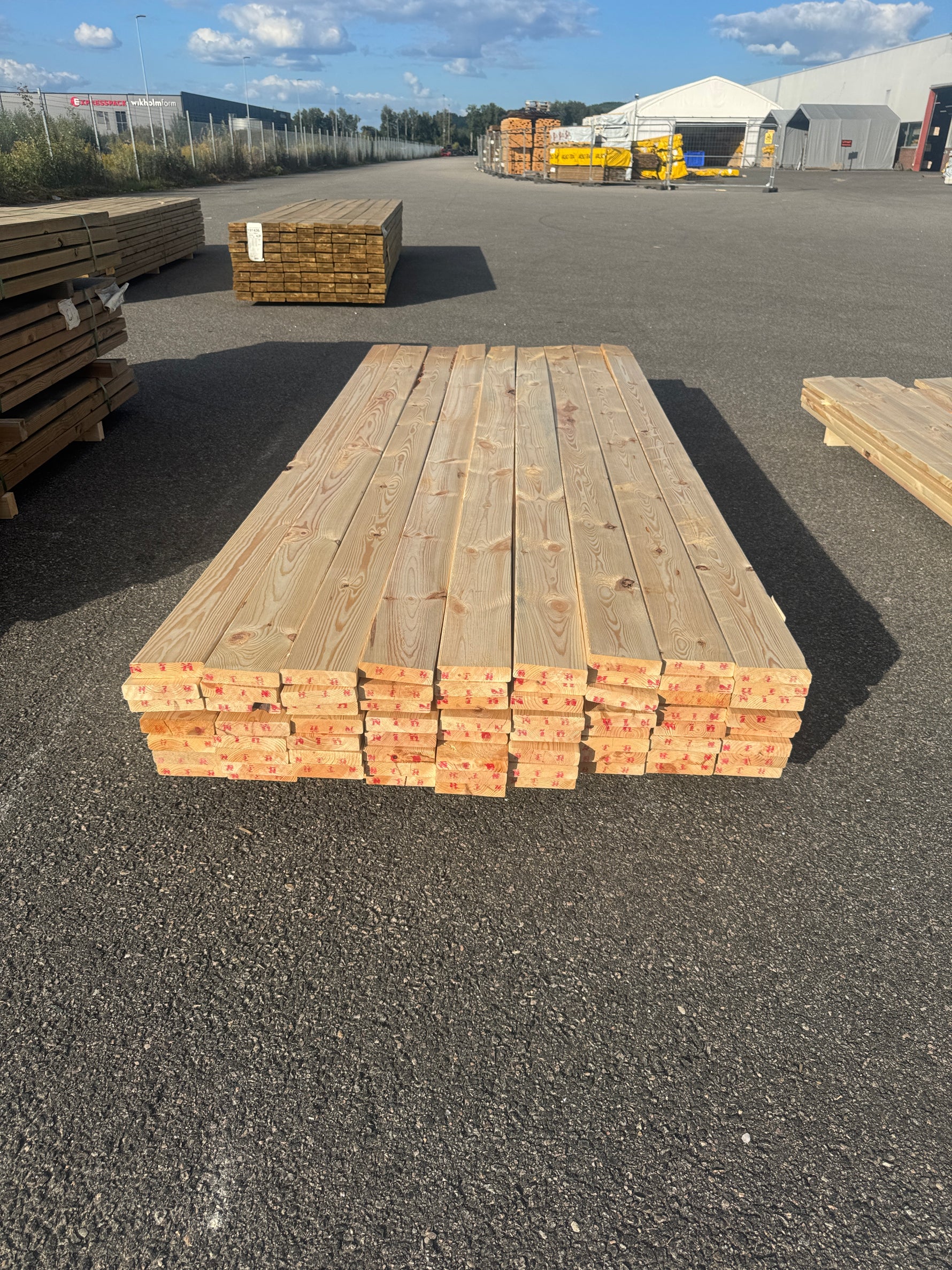 Paket Hyvlad 28x120 – 71st – 2.70–3.00 m – ANDRASORTERING