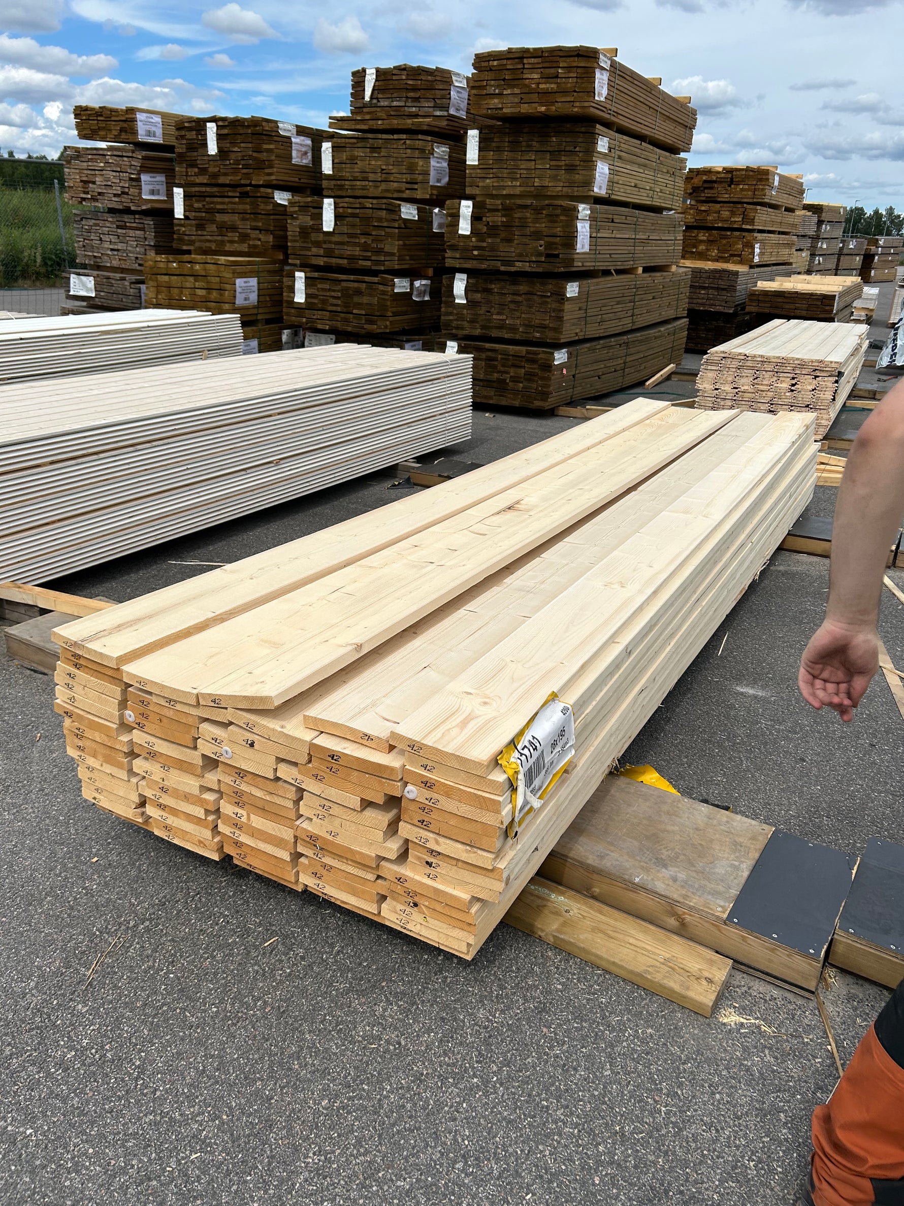 Paket Finsågade Brädor 28x195mm 4,20m 77st- Obehandlade