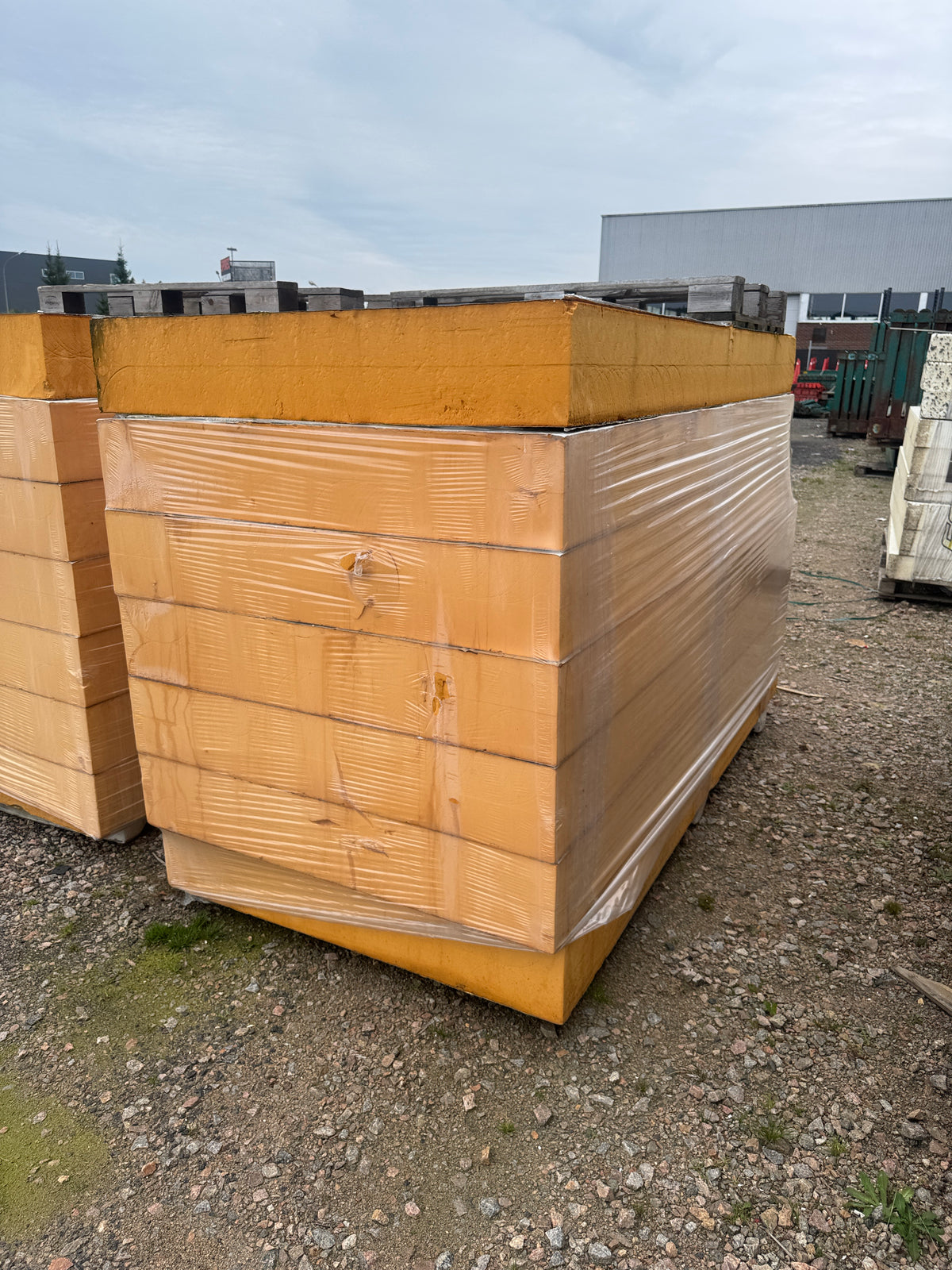 2 Pall PIR-isolering 210x1200x2400mm – 14st – ca 40,3m²