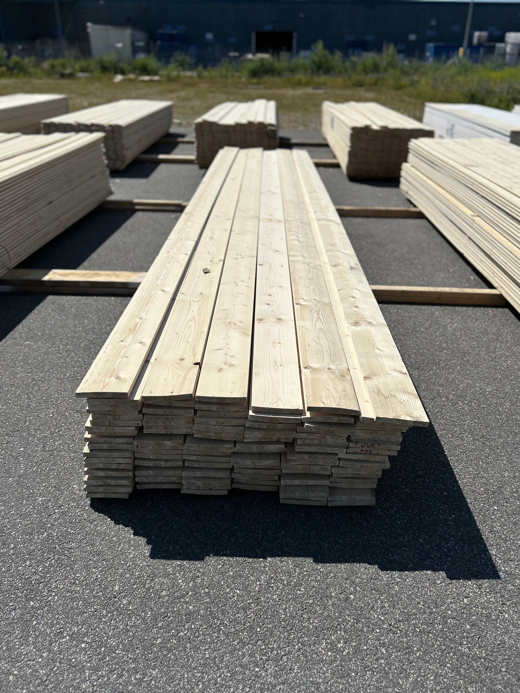 Paket Finsågade Brädor 22x170mm 5.40m 98st Obehandlade (Andra- sortering)
