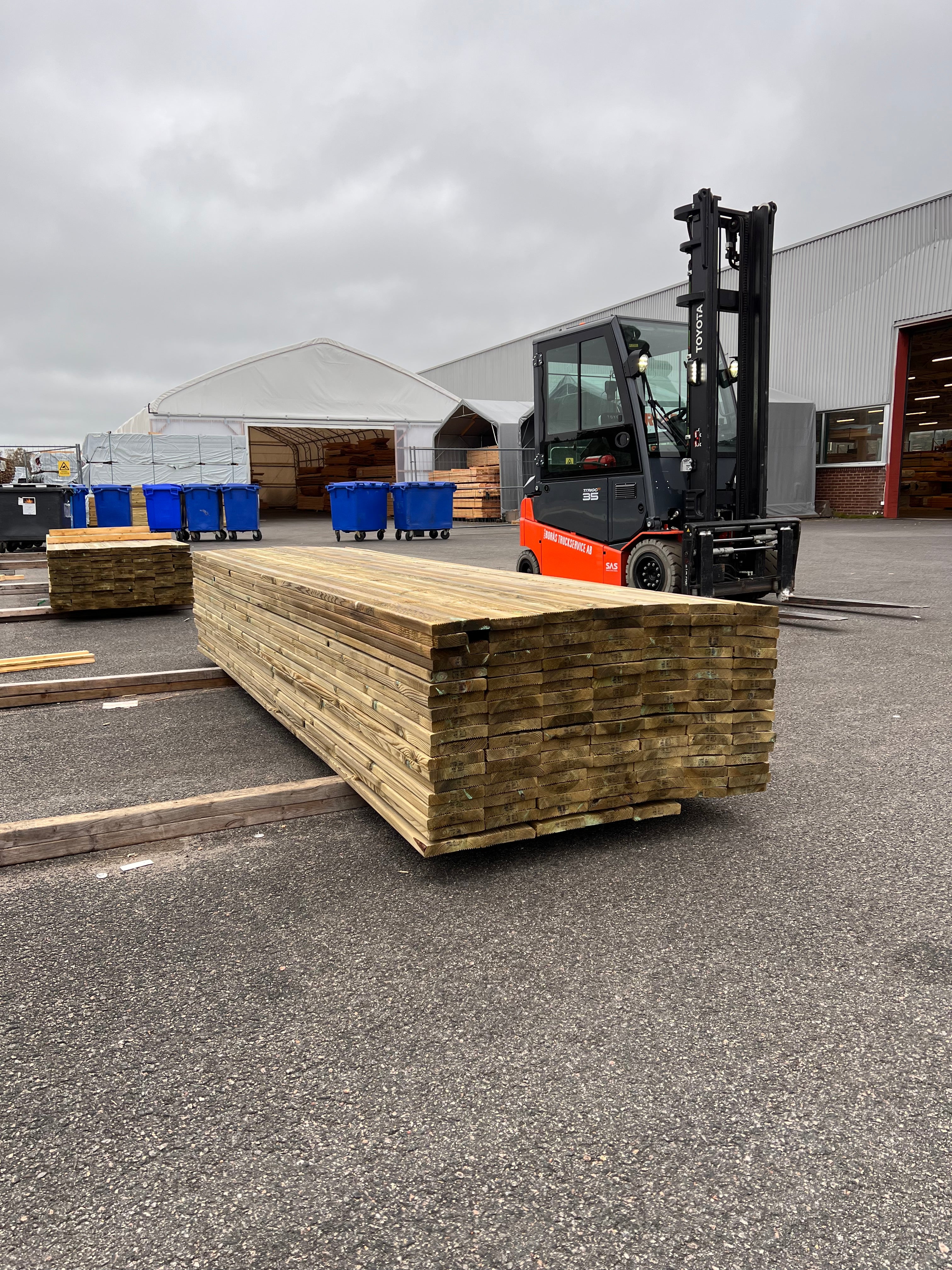 Paket Tryckimpregnerad trall 27x145 Rillad 131 st 3.60m (B-Sortering)