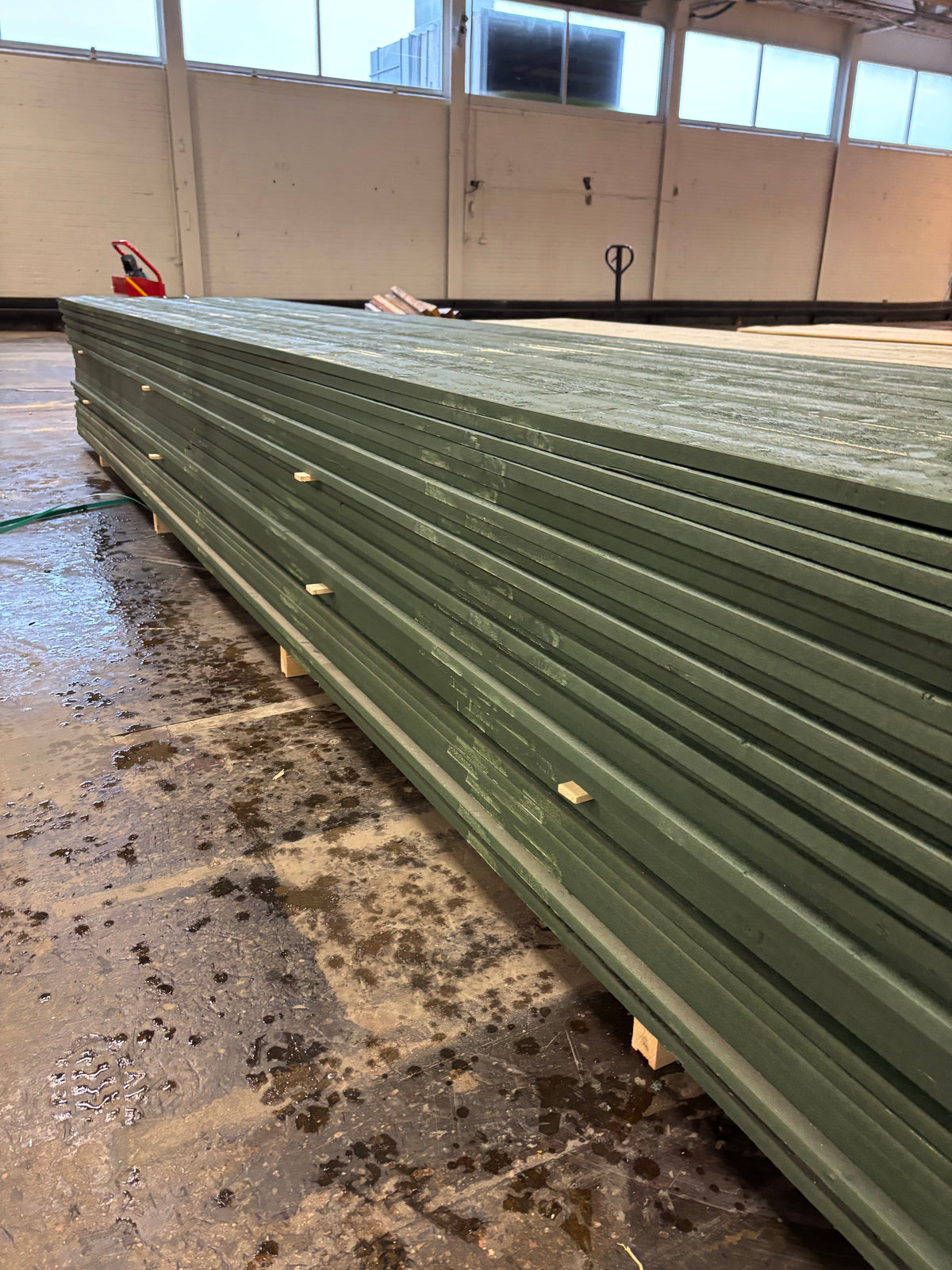 Paket Finsågade Brädor 22×145 mm Mellanstrukna 5,40 m – 210 st