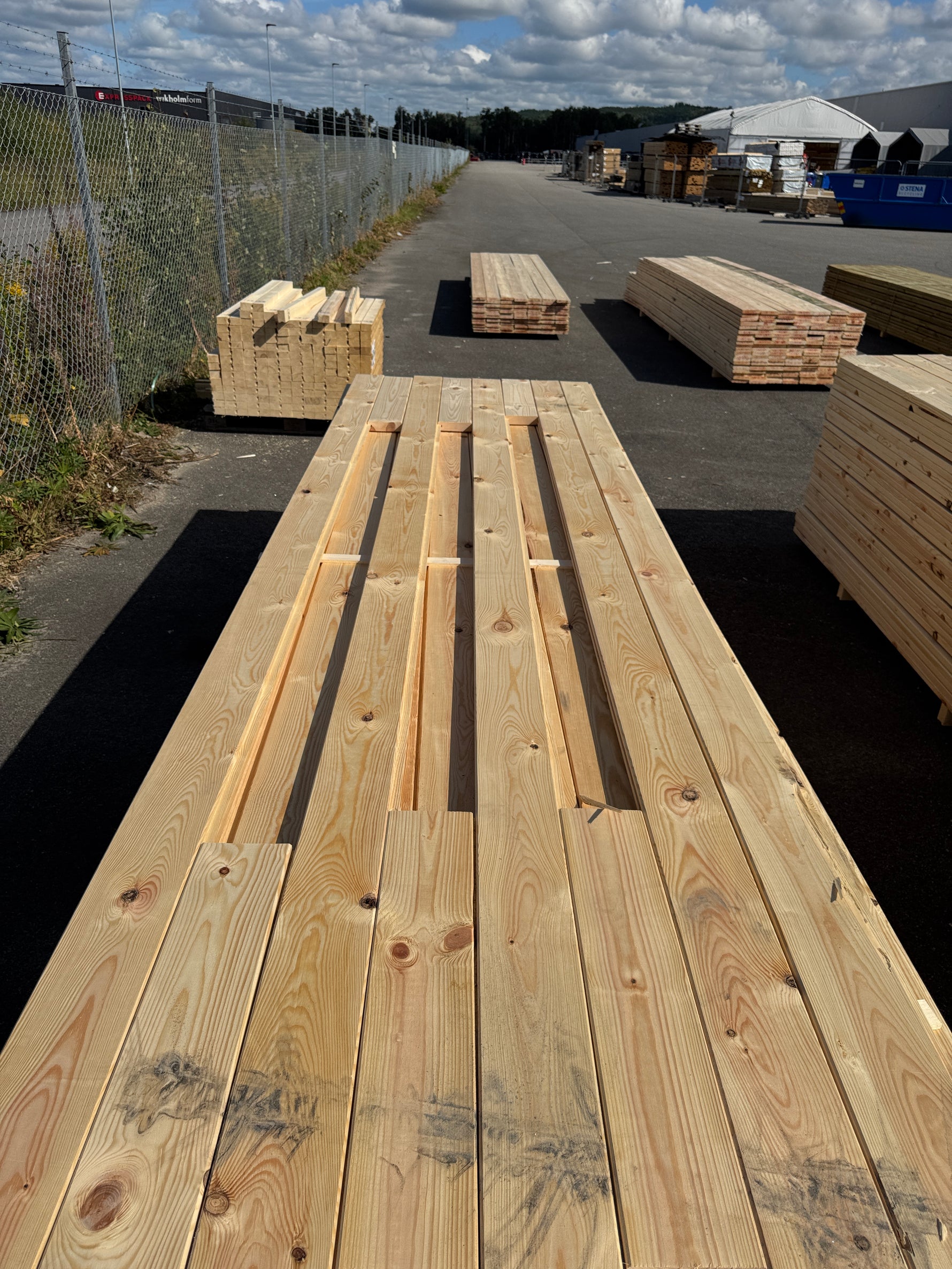 Paket Hyvlad Panel med Spont 34x145 – 165st – 4.20 m – ANDRASORTERING