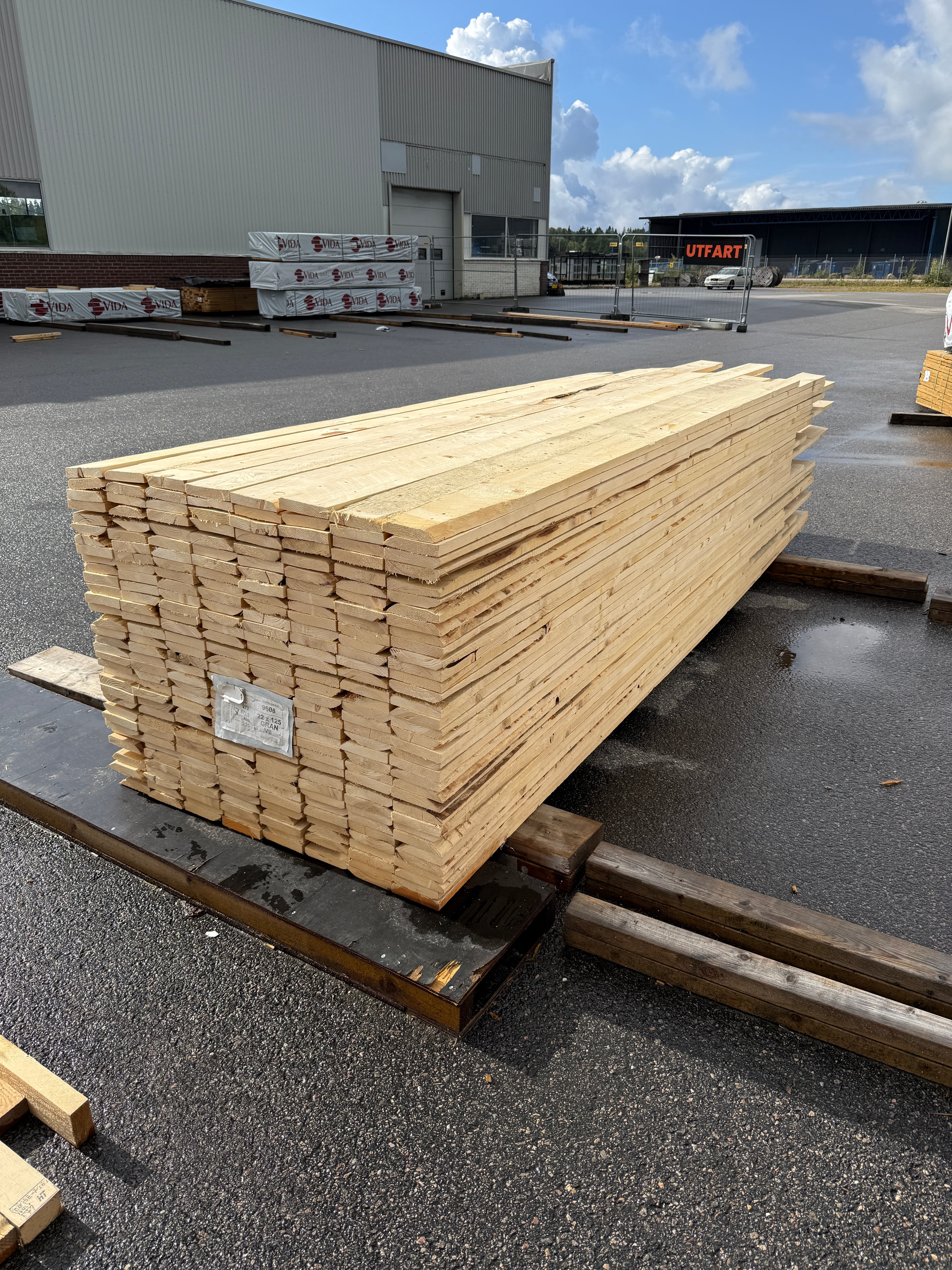 Paket Råsågade Brädor 22x125mm- 272st (2.40-3.60m)