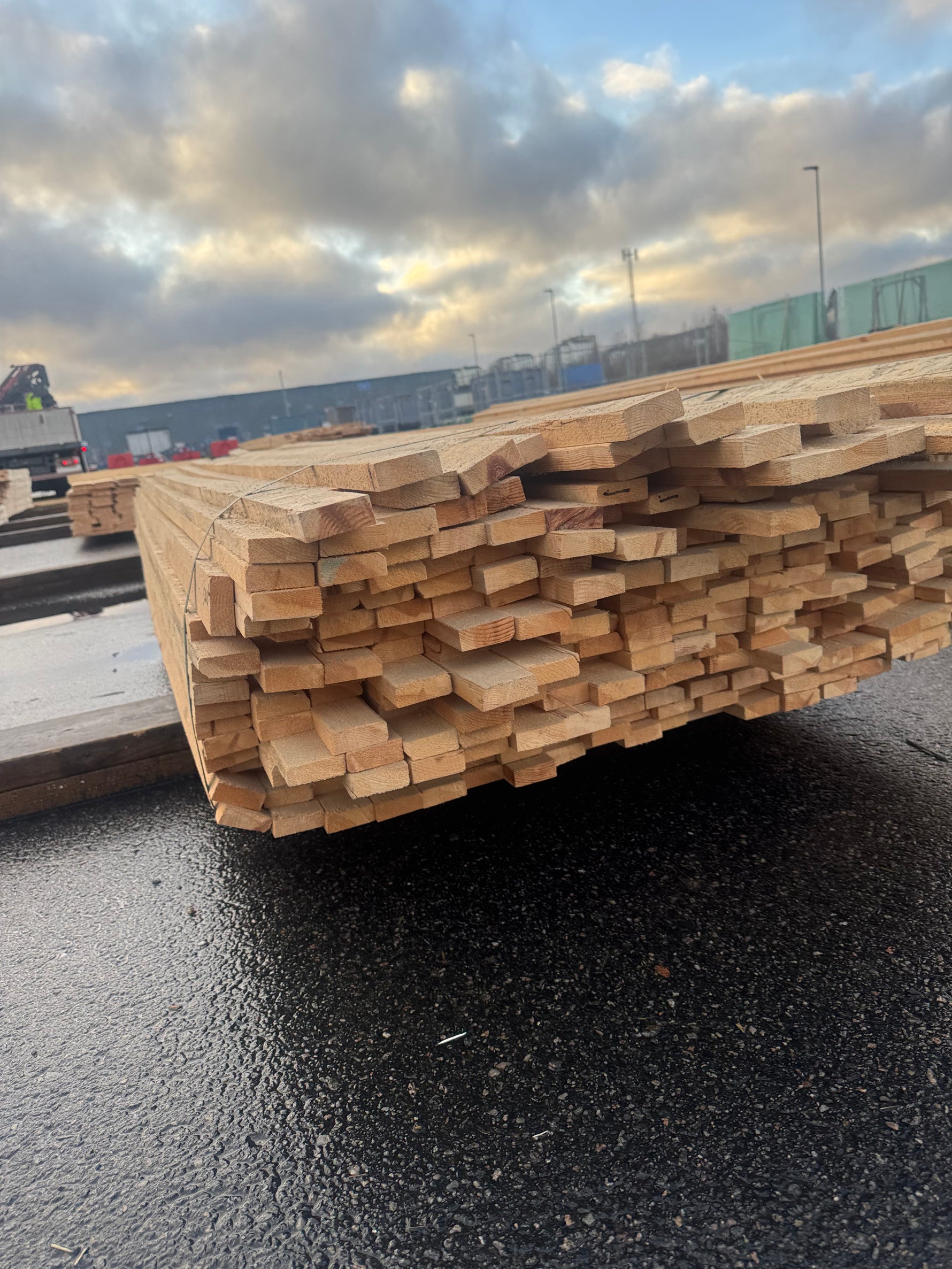 Paket Läkt 19x52 – ca 320 st (4,2–4,5 m, ohyvlade) - Spirec