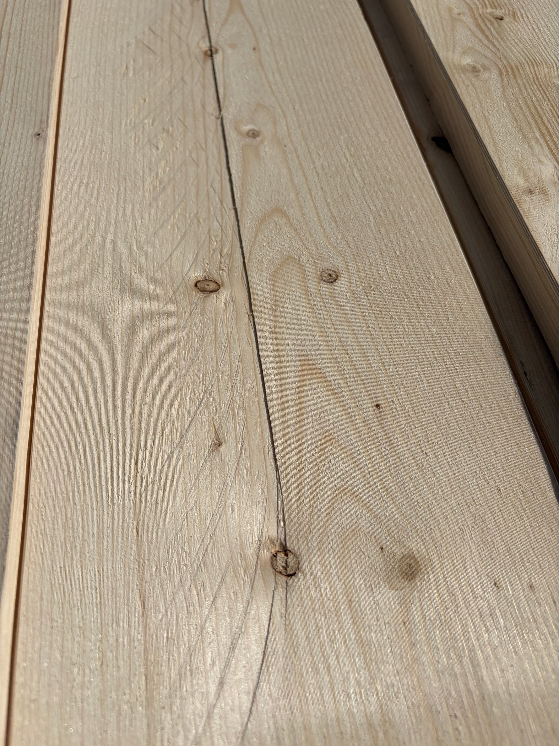 Paket Finsågade Brädor 22x170mm, 77st 4,20–5,40m (Andra sortering)