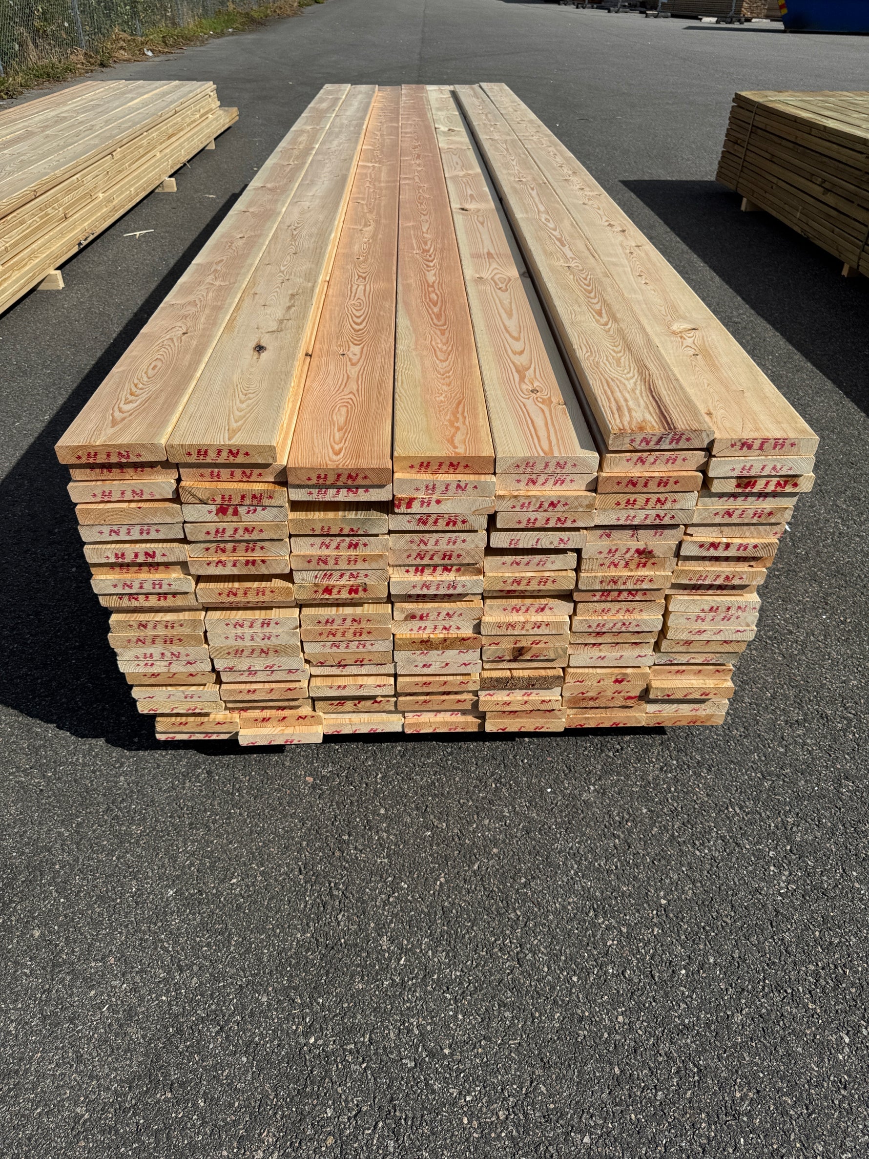 Paket Hyvlad 28x145 – 135st – 4.50–5.40 m – ANDRASORTERING