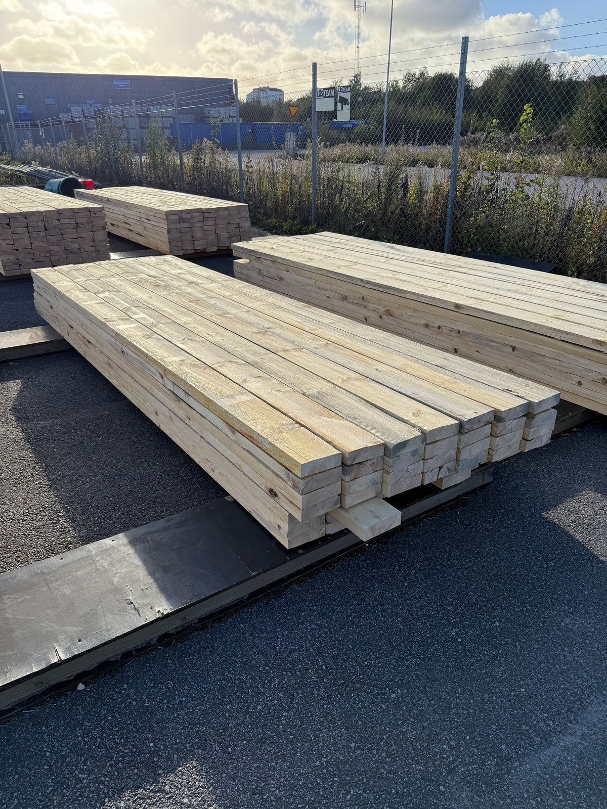 Paket Ohyvlade Reglar 47x150mm (3,30–3,60m) 49st Fuktskadat