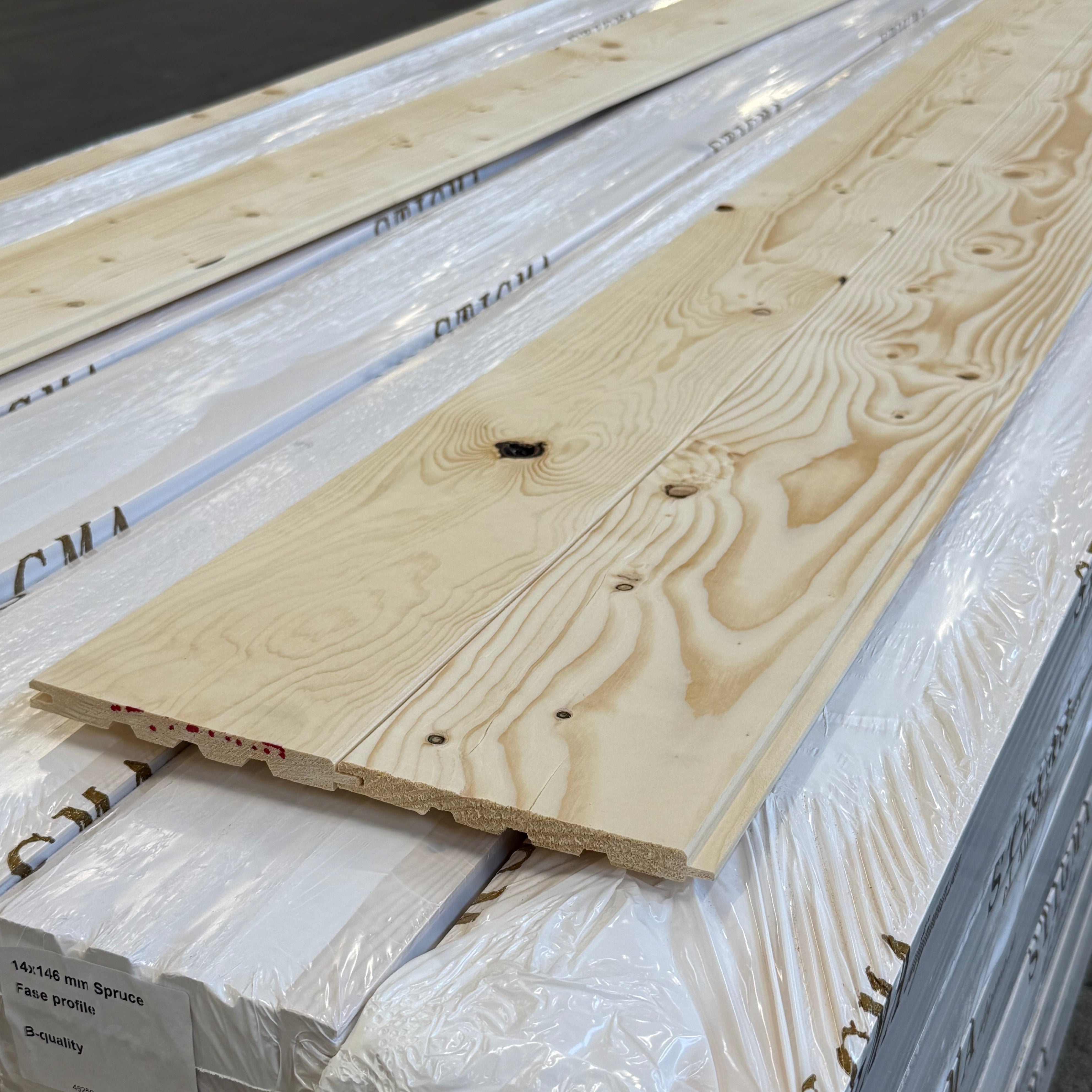 Innerpanel Fasspont 13,5x145mm – B-sortering (Gran, Obehandlad)