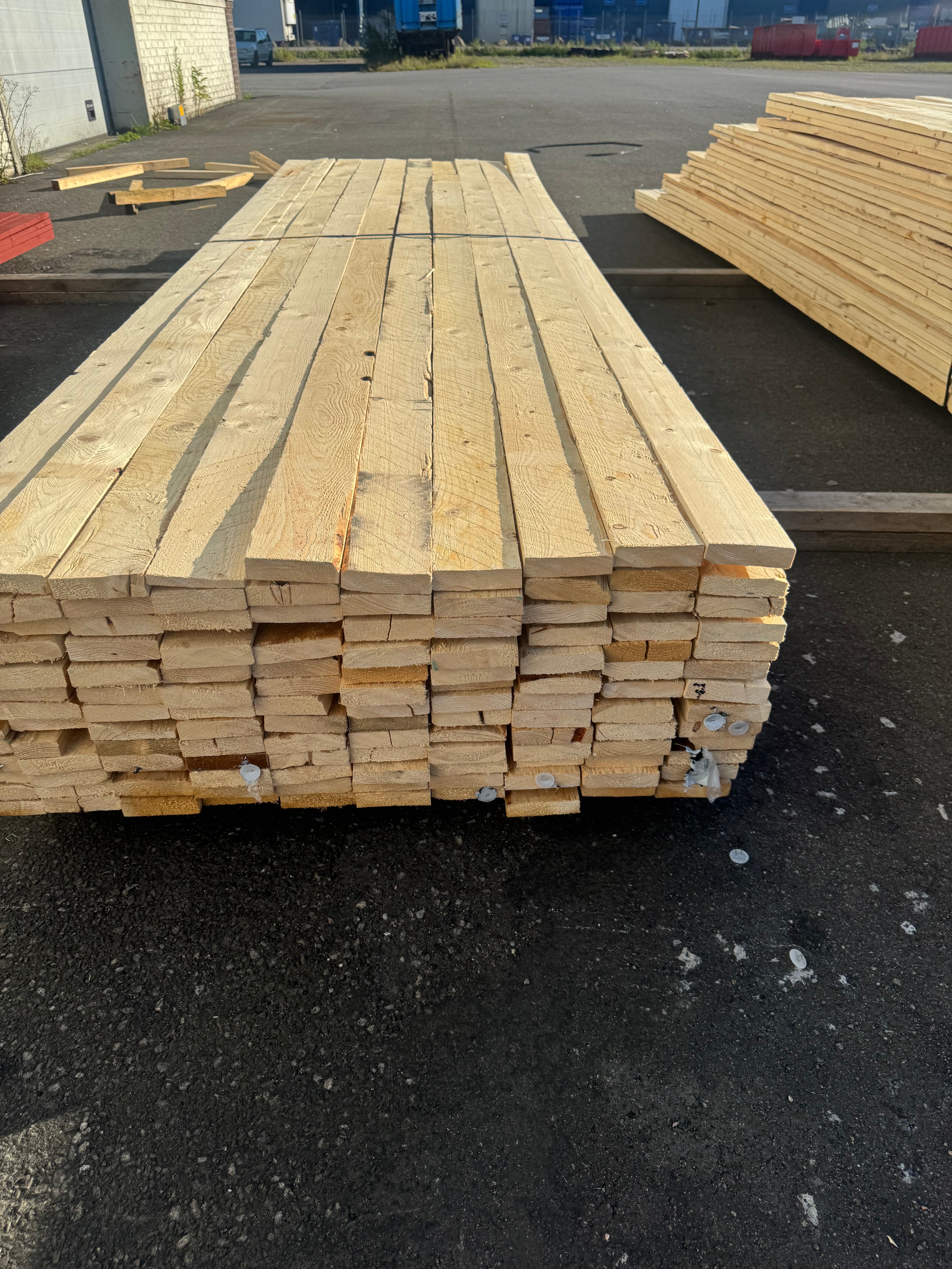 Paket Brädor 25x100 – 130st – Ohyvlat