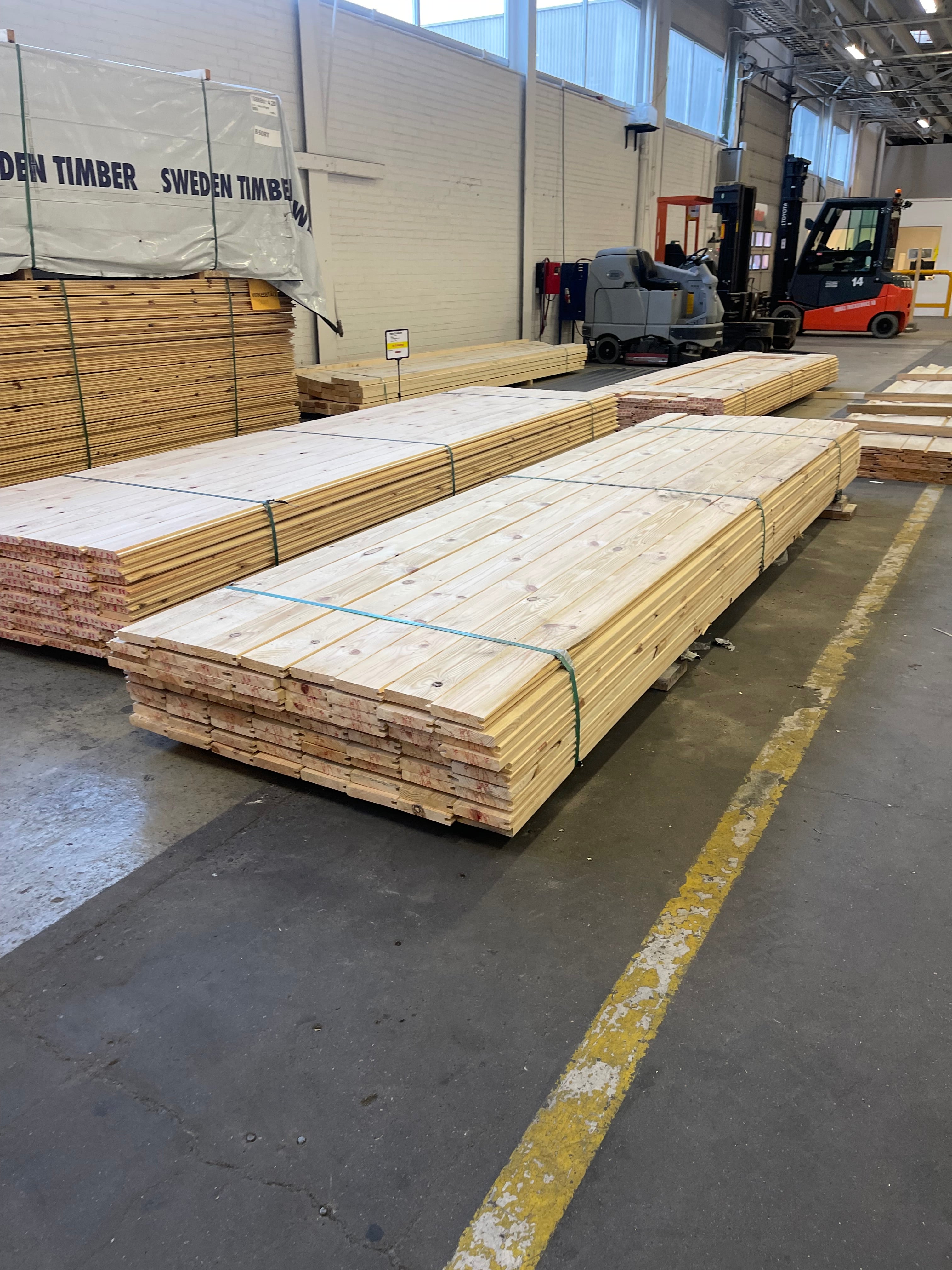 Paket Hyvlad panel 27x145 4.20m 80st-Felproducerad