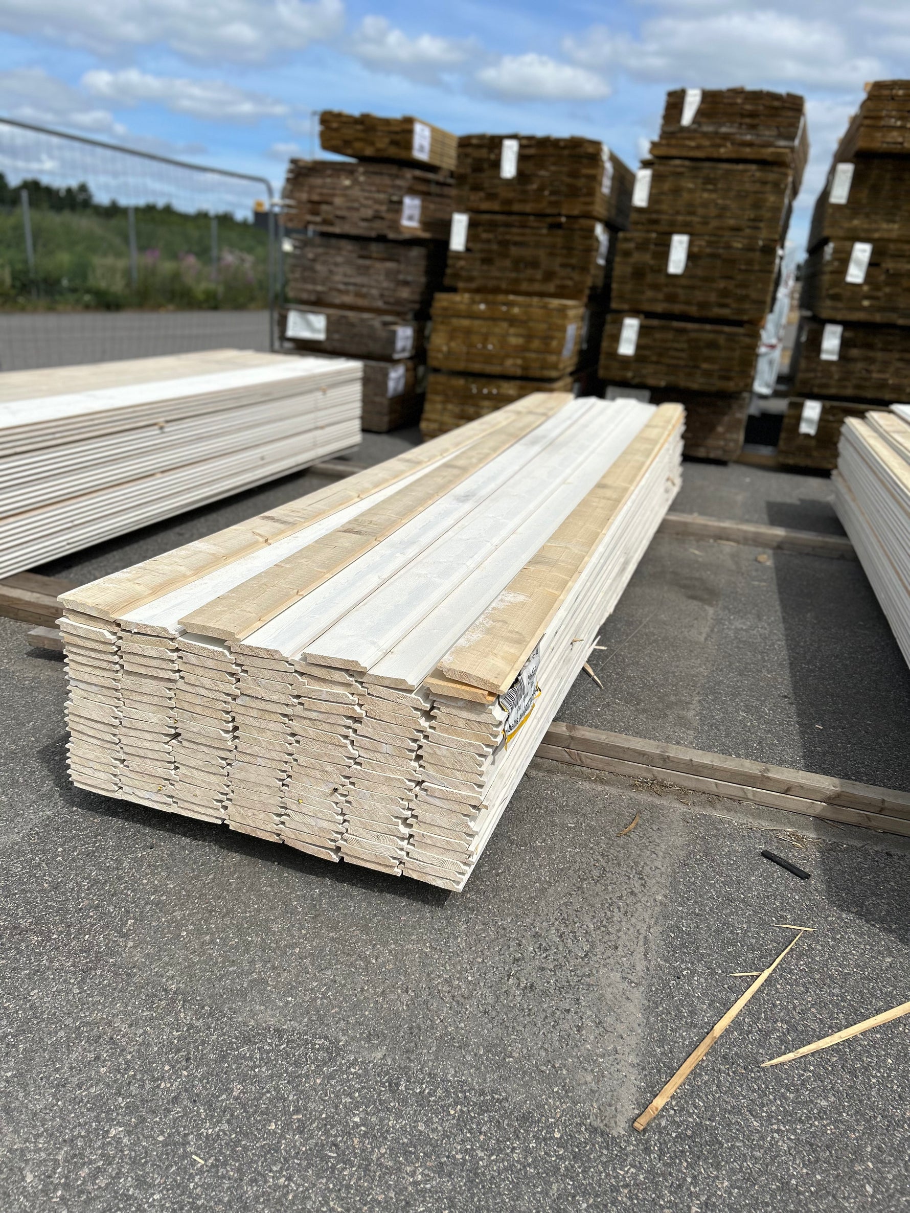 Paket Dubbelfas Halvspont 22x145mm 4.50-4.80m 140st Grundmålad