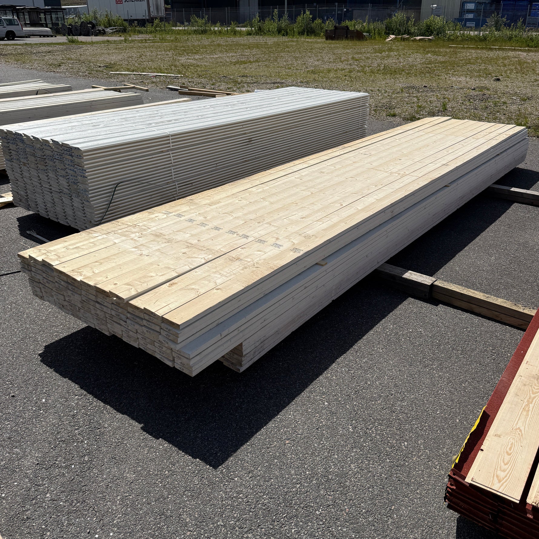 Paket Finsågade Brädor 22x95mm, 160st 4.50-4.80m Grundmålad