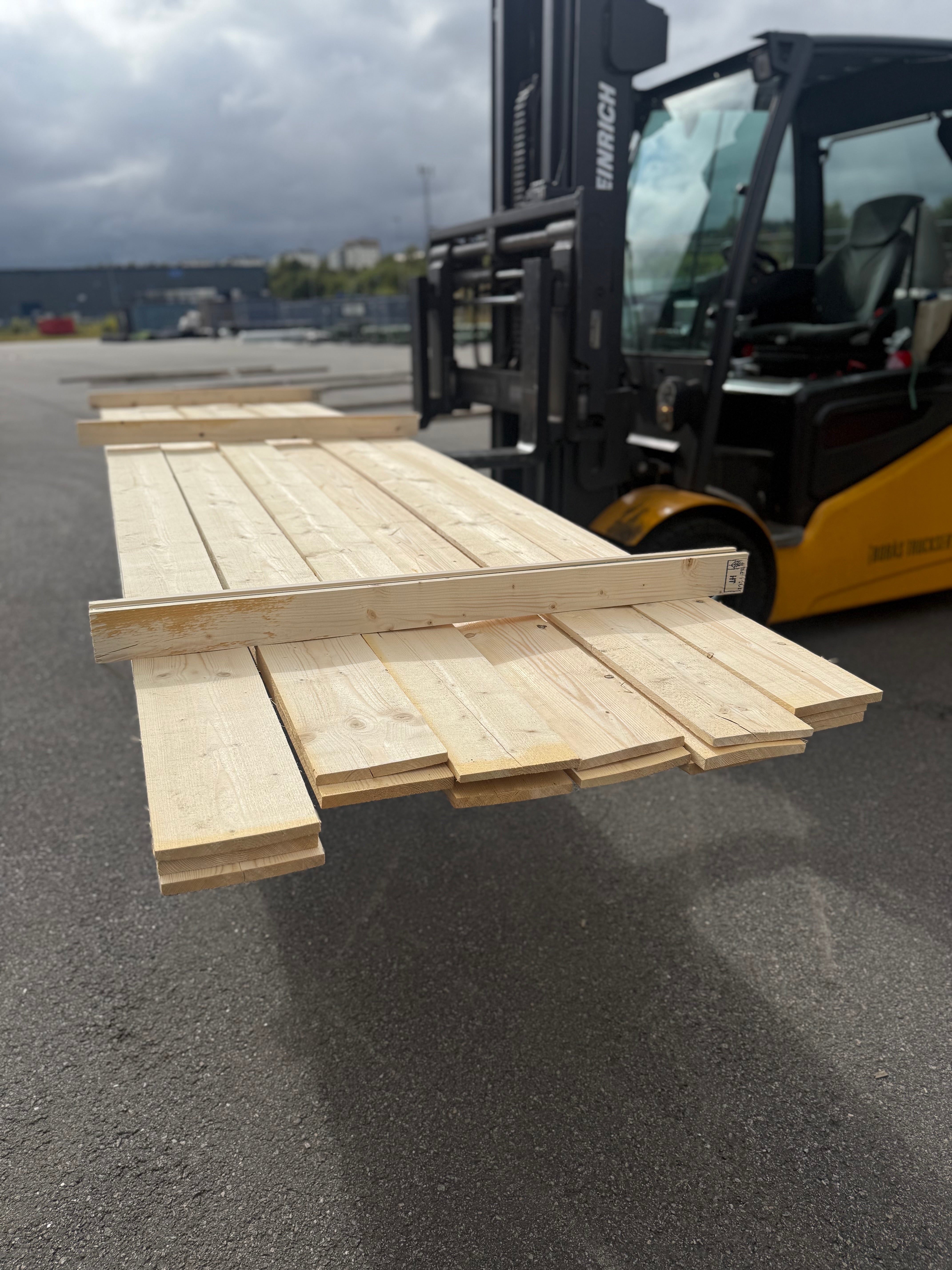 Paket Brädor 16st 4.80m – Vrak, Felhyvlade