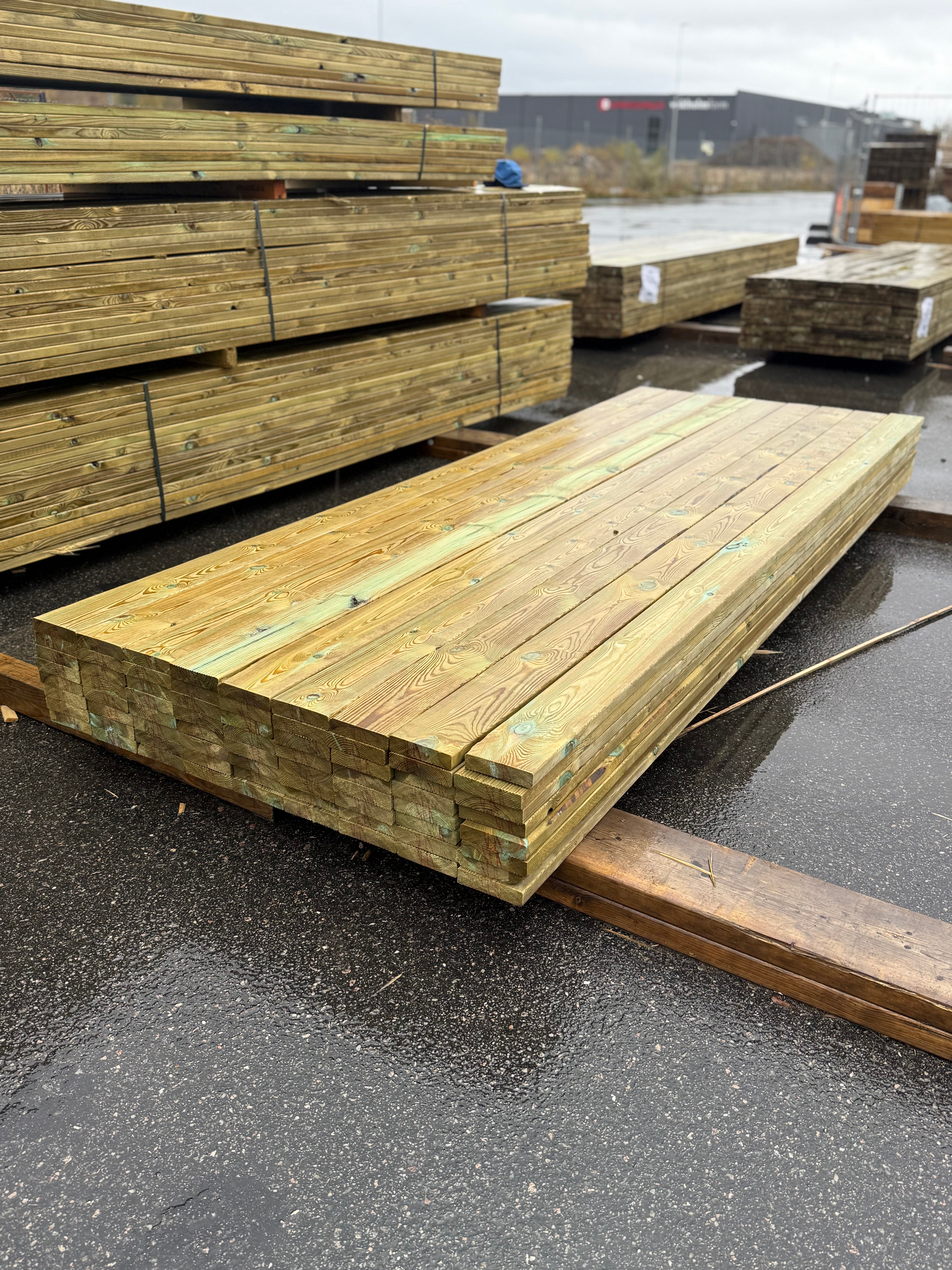 Paket Trall Rillad 28x120mm – 54 st 3.0m Tryckimpregnerad B-sort