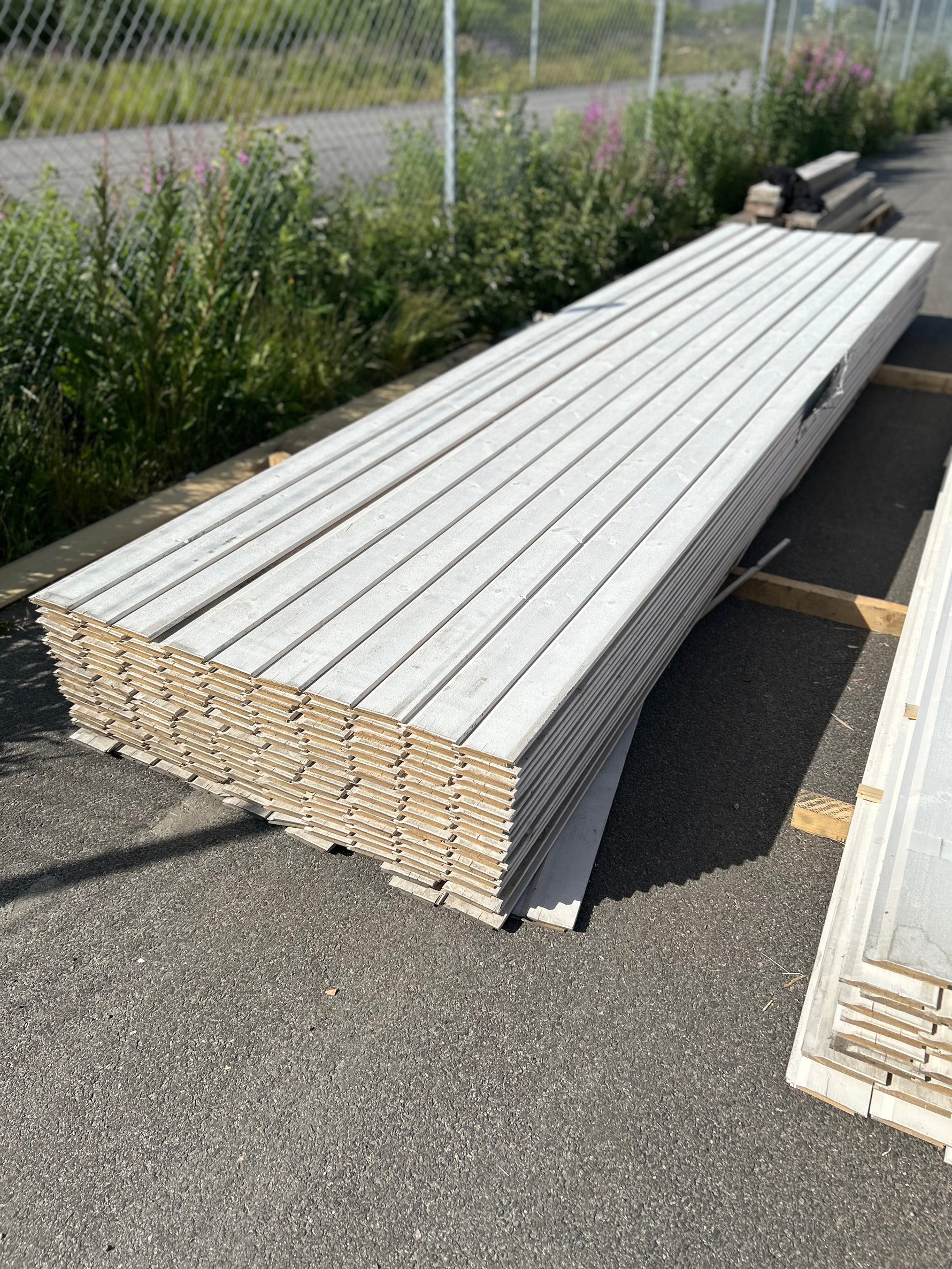 Parti Enkelfas Fals Ändspont 22x120mm, 260st 4.80m- Mellanstruken
