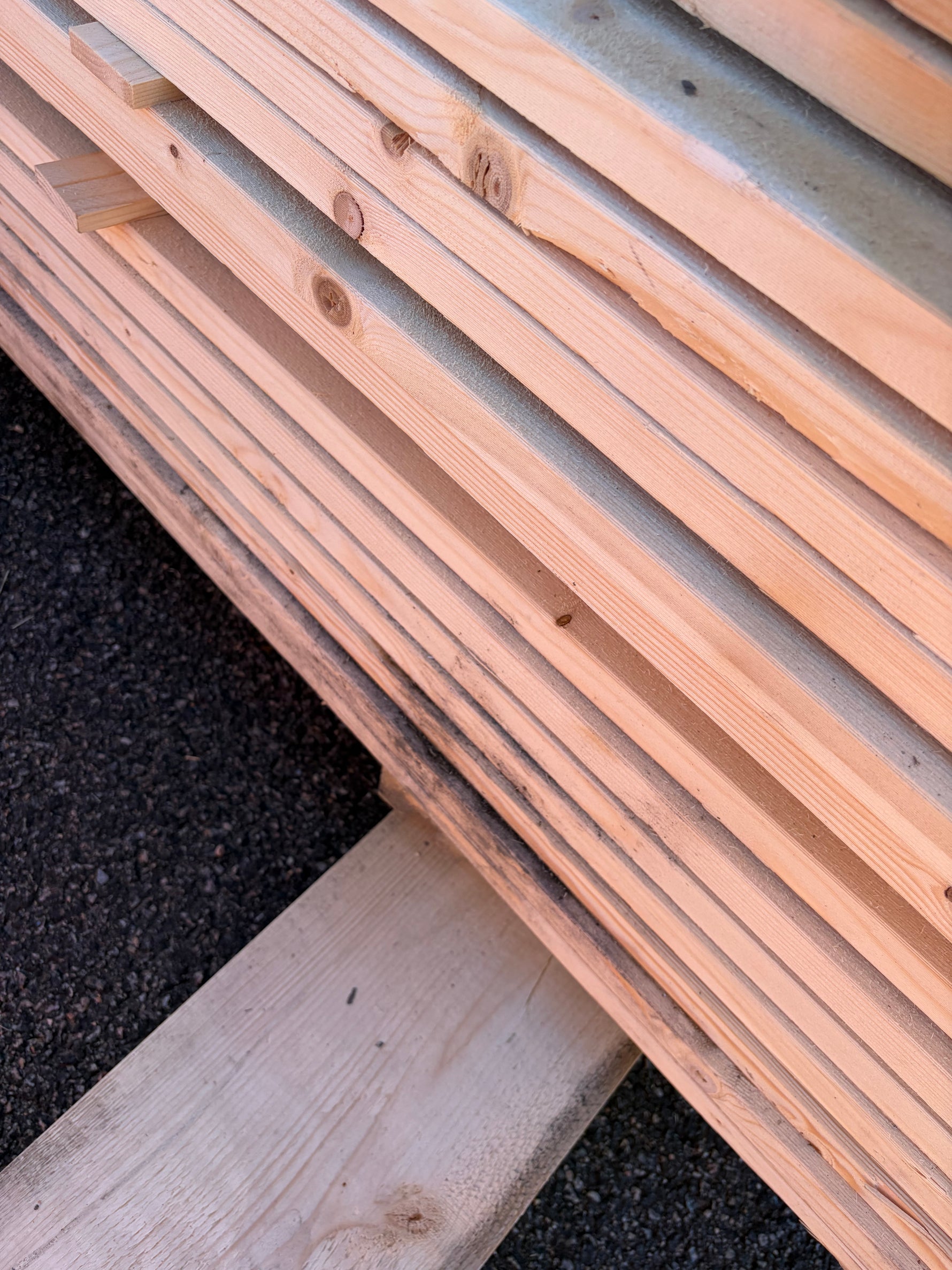 Paket Finsågade Brädor 22x120mm ca 150st- 3.00m Andra sortering