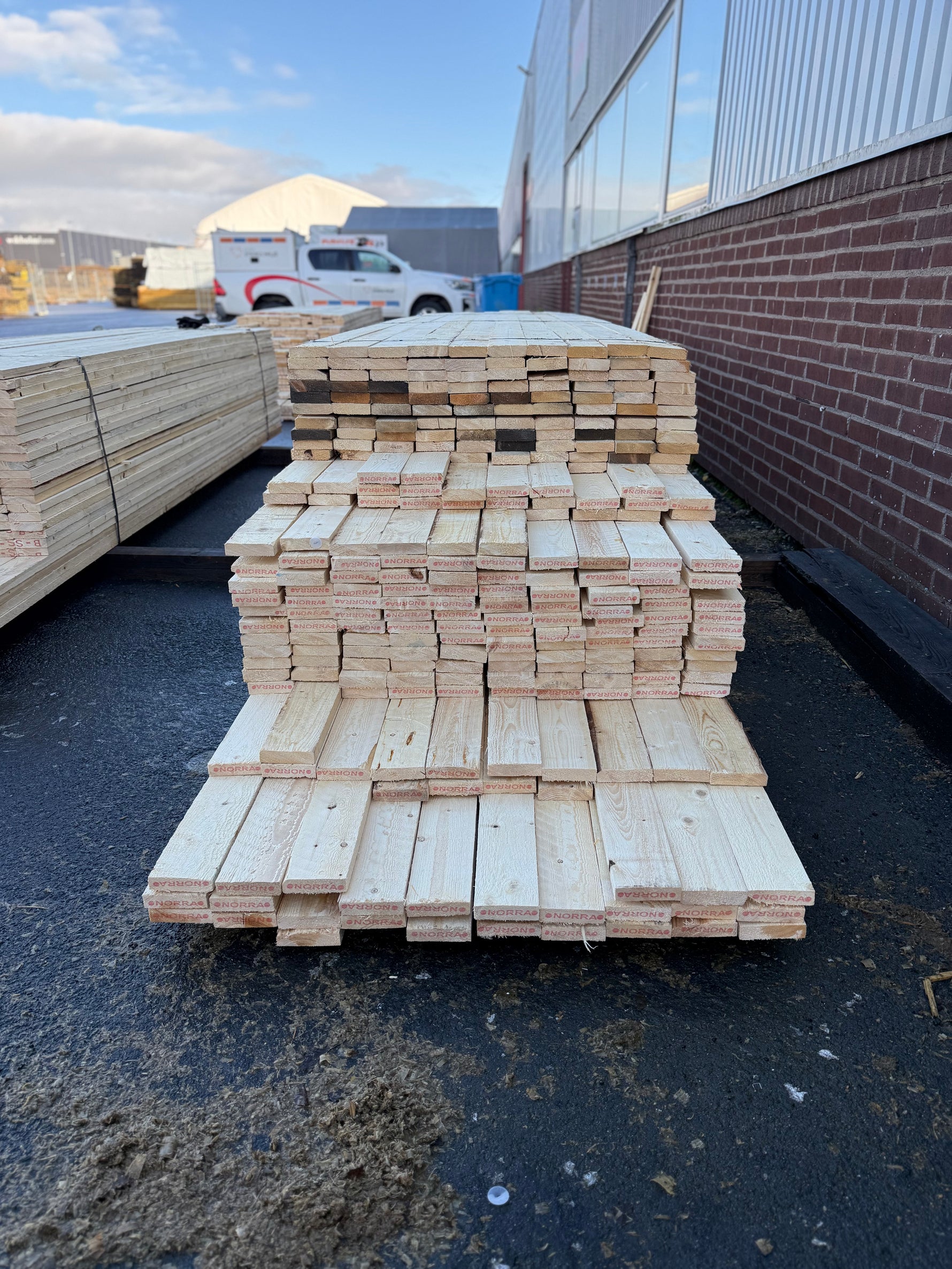 Paket Brädor 25x100mm Råsågade – 279 st (4,2–5,4 m, gran, obehandlad) - Spirec