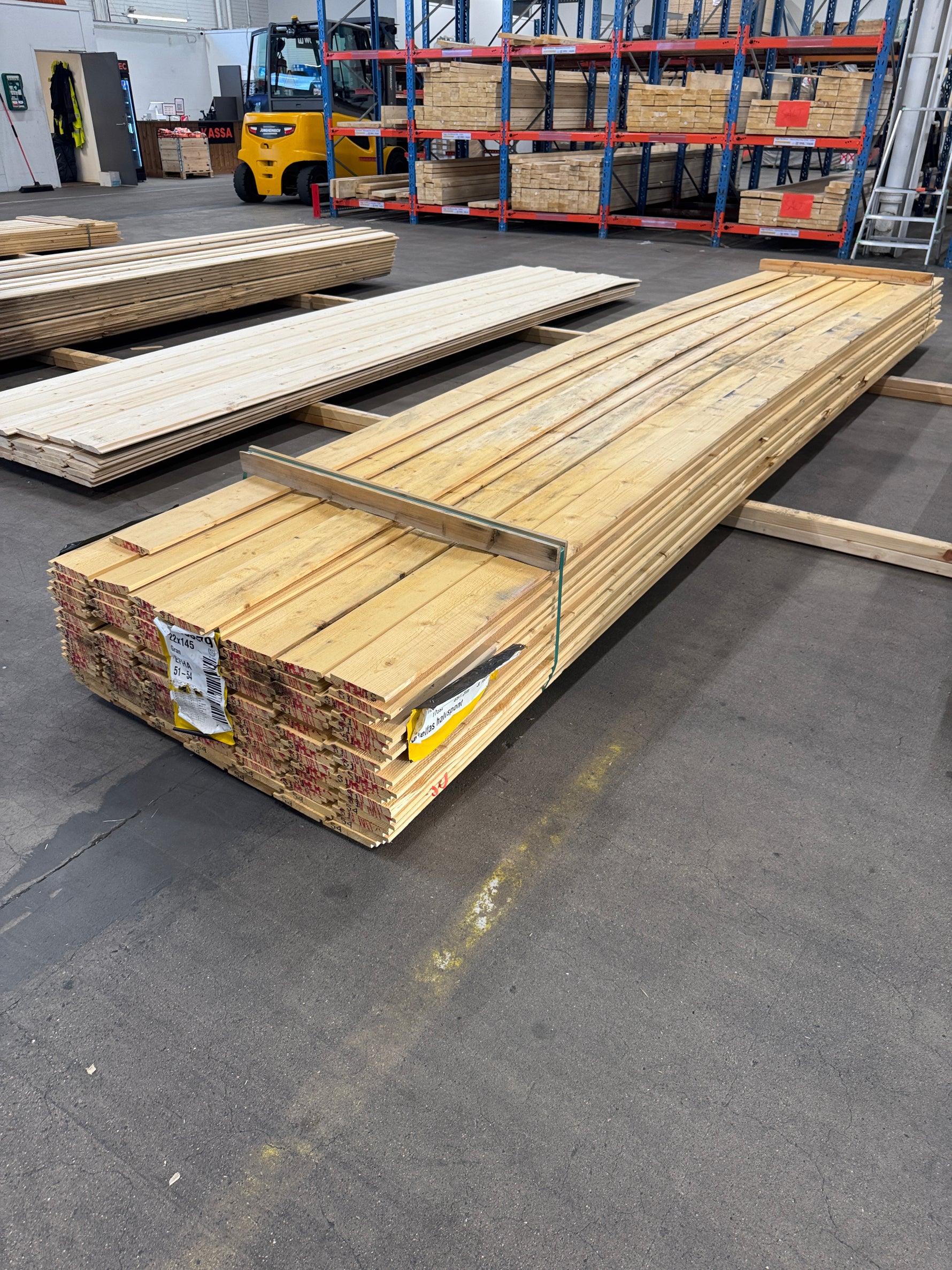 Paket Ytterpanel 22x145mm 4,80–5,40m – 110 st Vattenskadat