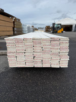 Finsågade Brädor 22x145mm 4,50m – Grundmålade (Säljs per styck)
