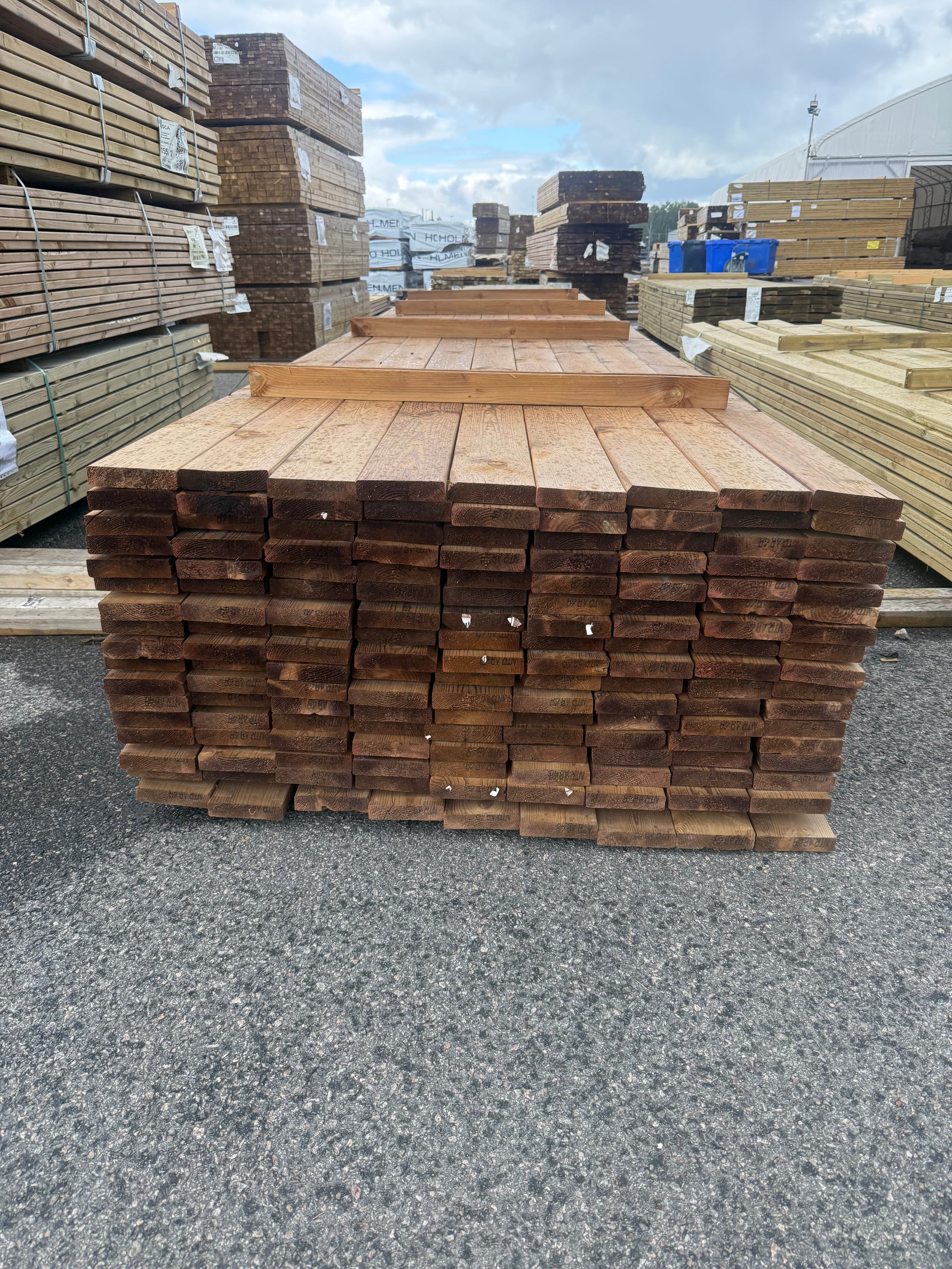Paket Brunimpregnerad Trall 28x120mm 4.80m 153st Andra- sortering