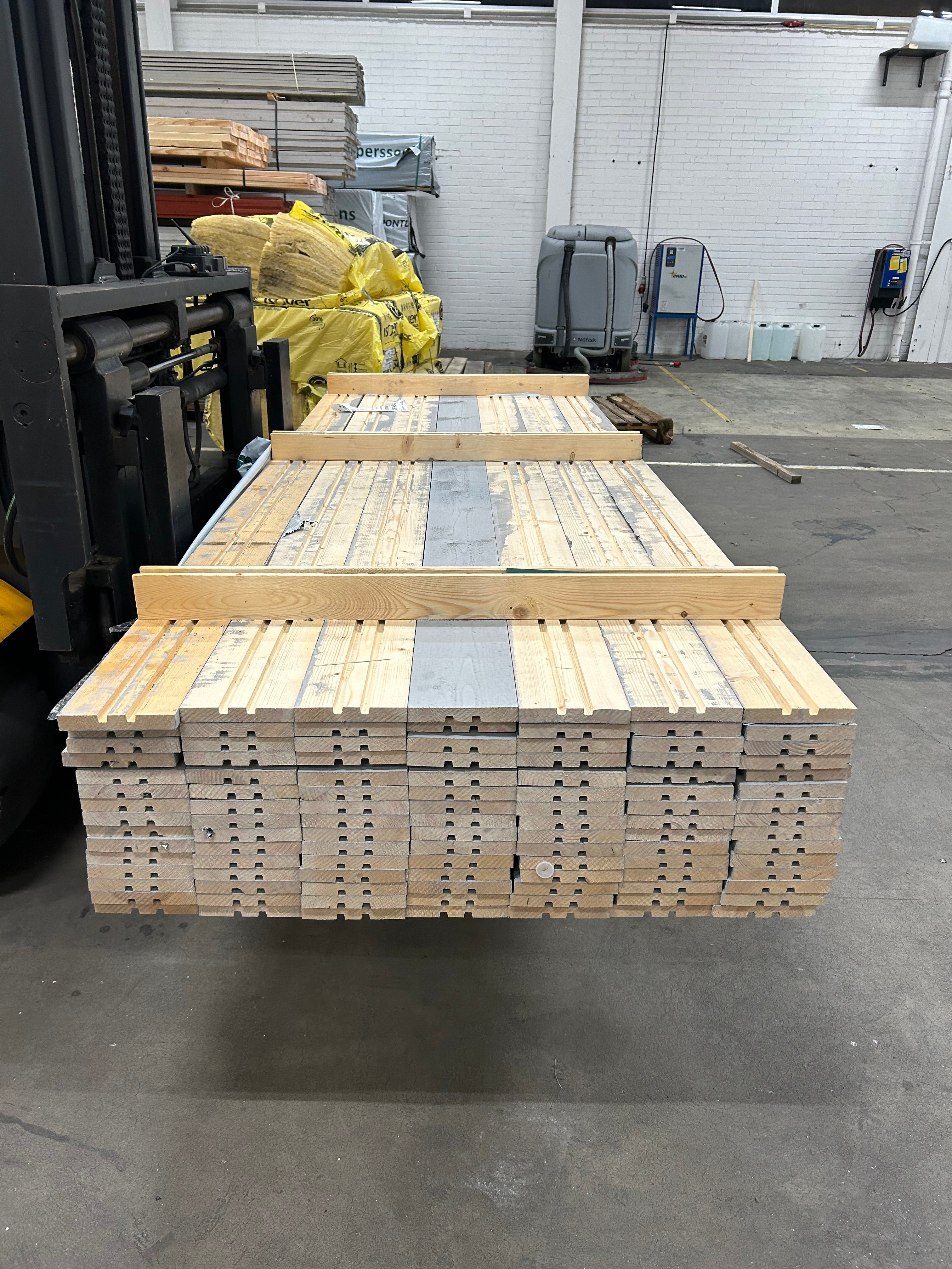 Paket Finsågad Panel 21x145 mm – 105 st (3,0 m, Målad NCS S 3000-N x2)