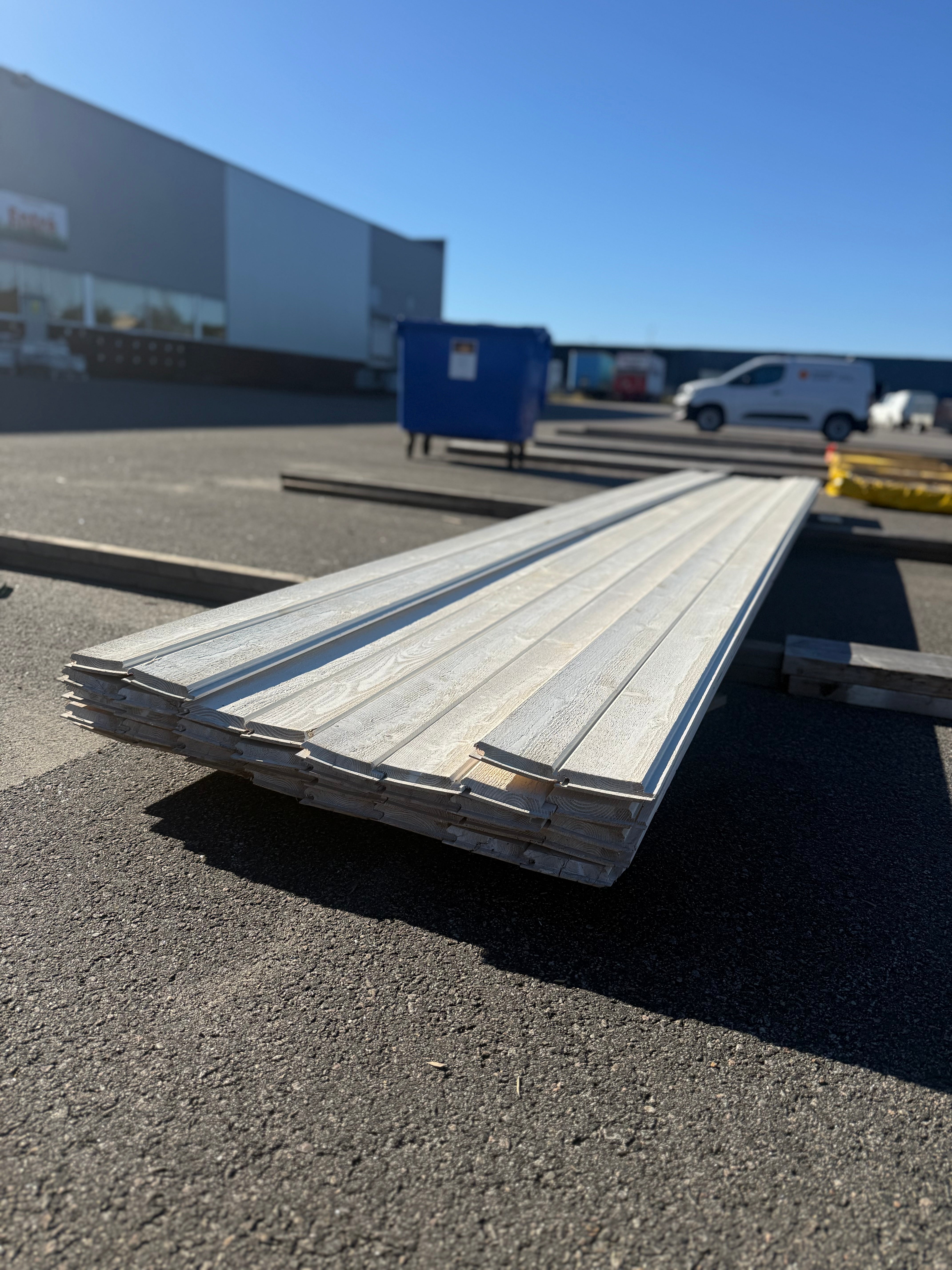 Paket Ytterpanel 22x120mm – 36 st (5,40 m, gran, grundmålad, ändspont)