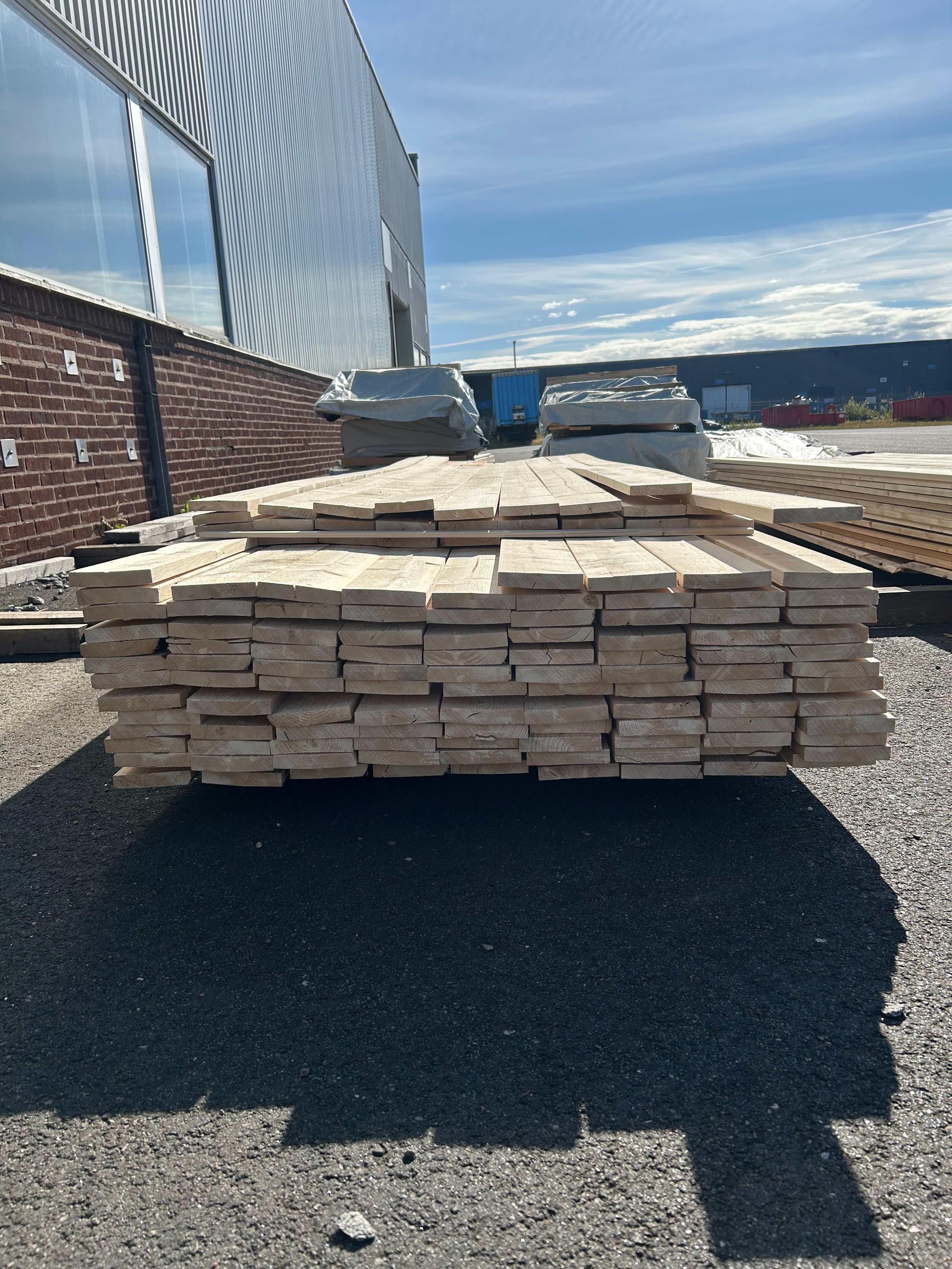 Paket Finsågad Panel 22x120mm 129st 4.20–4.80m – Andra sortering