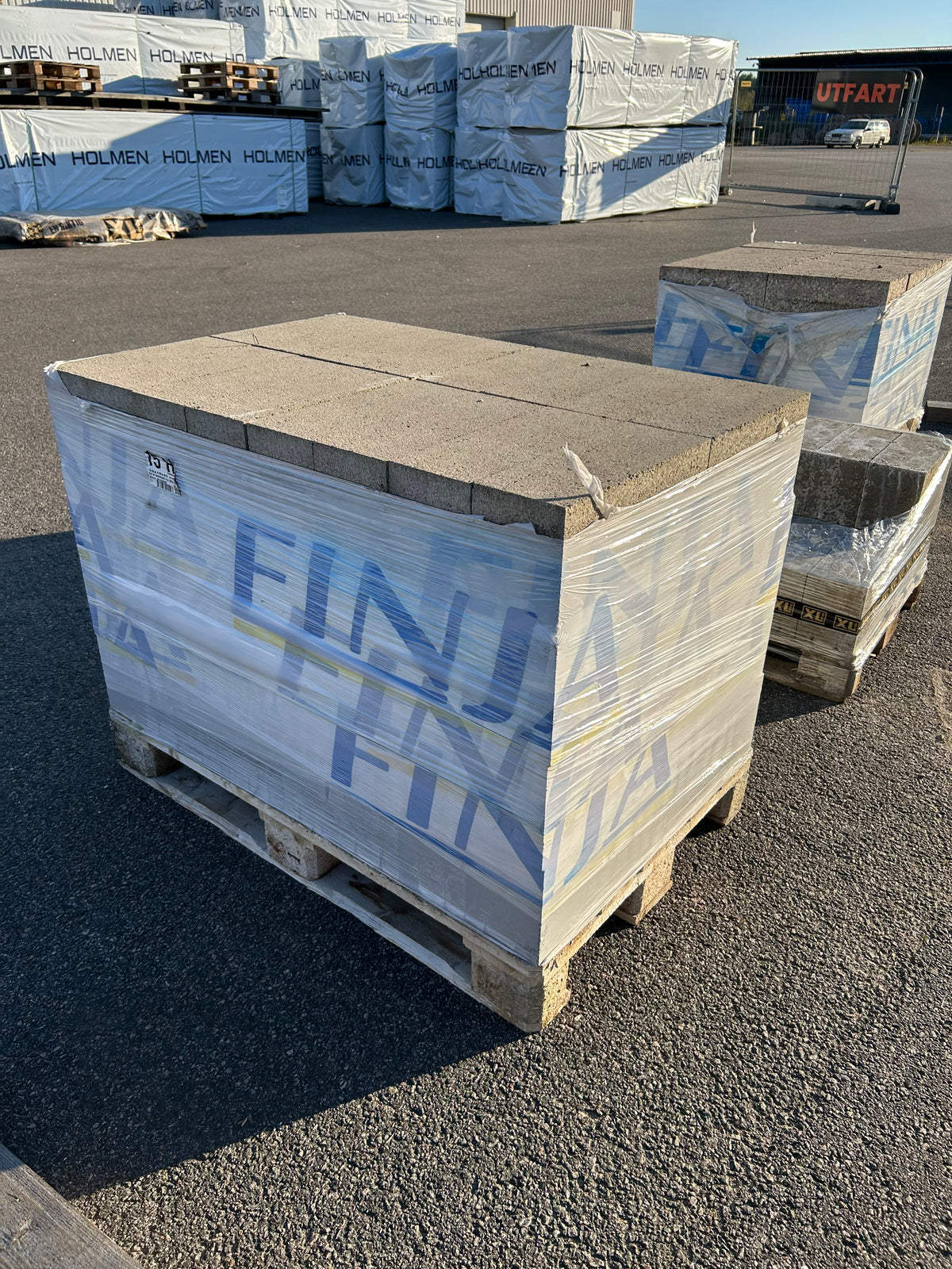 Pall Finja Betong Hålsten 15H 150×190×390 mm – 64 st