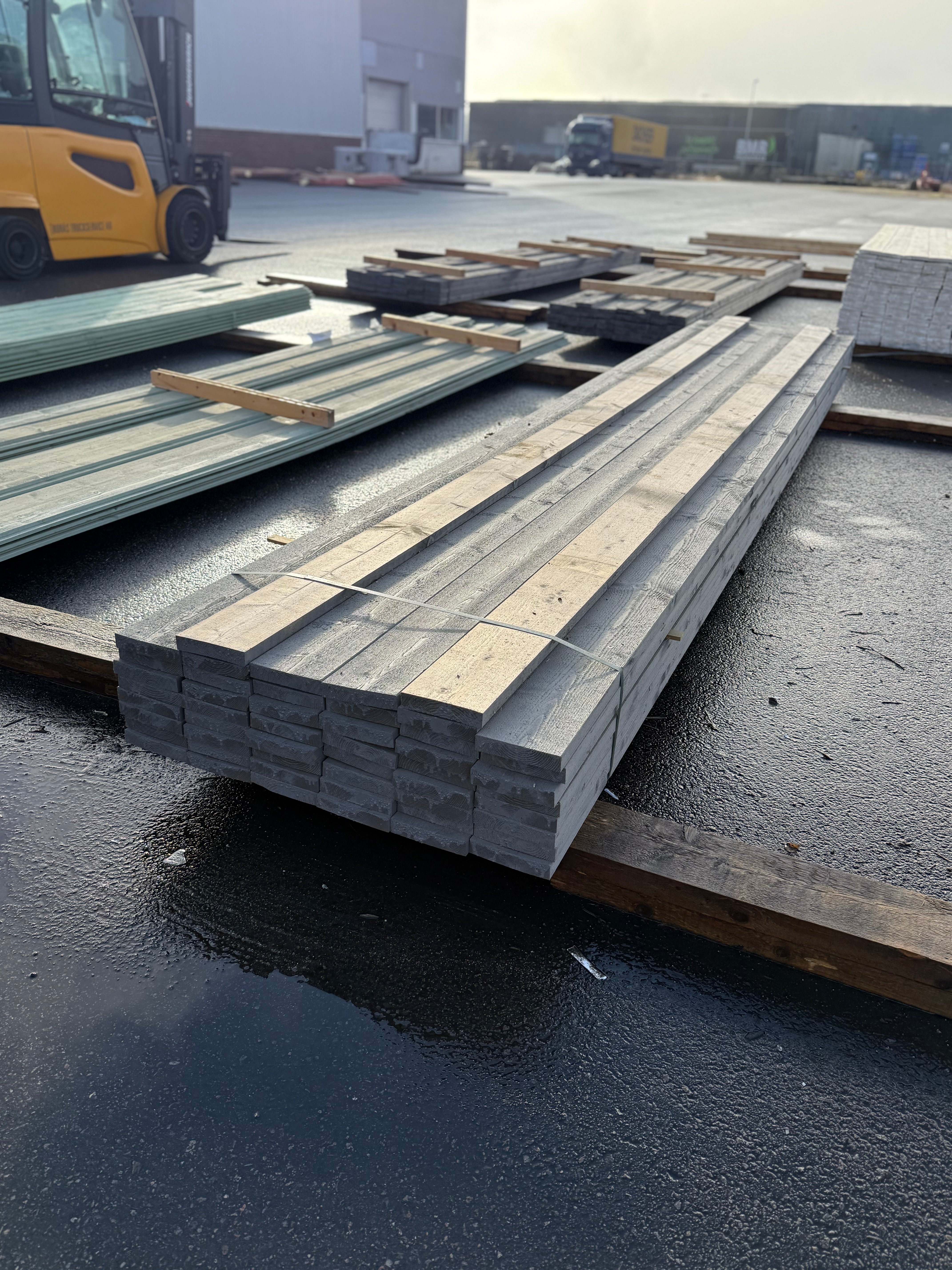 Paket Finsågad Bräda 28x145 mm – 19 st (4,80 m, Målad NCS S 6500-N)