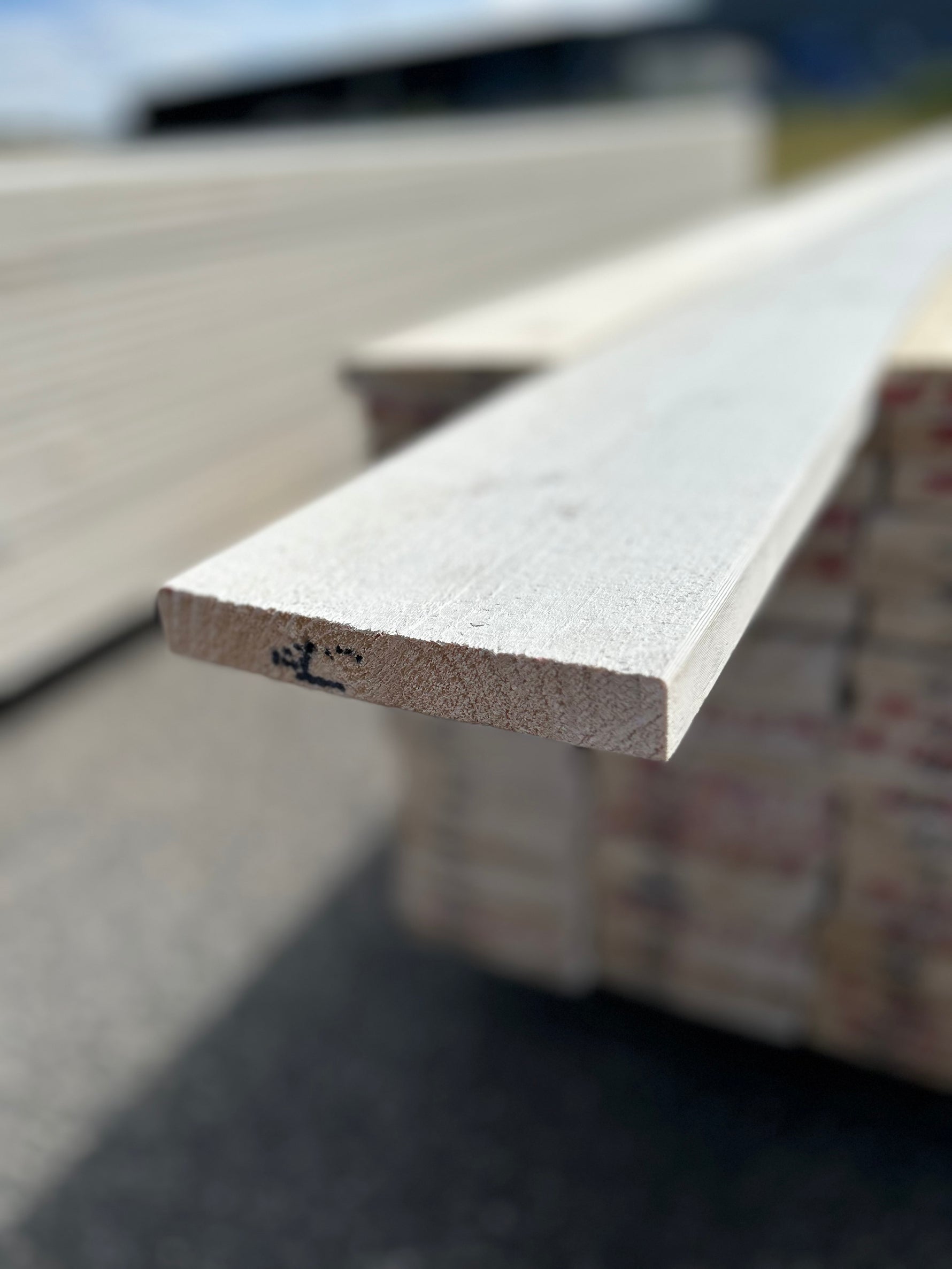 Paket Finsågade Brädor 22x145mm 4,20m 133st Grundmålade