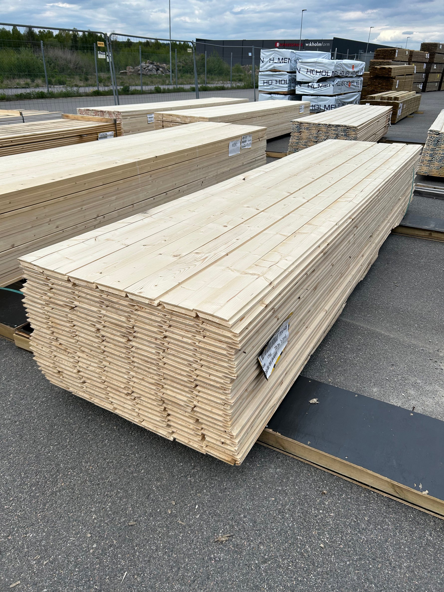 Paket Ytterpanel Enkelfas Fals 22x145mm 4.20m – 175st (Obehandlade)