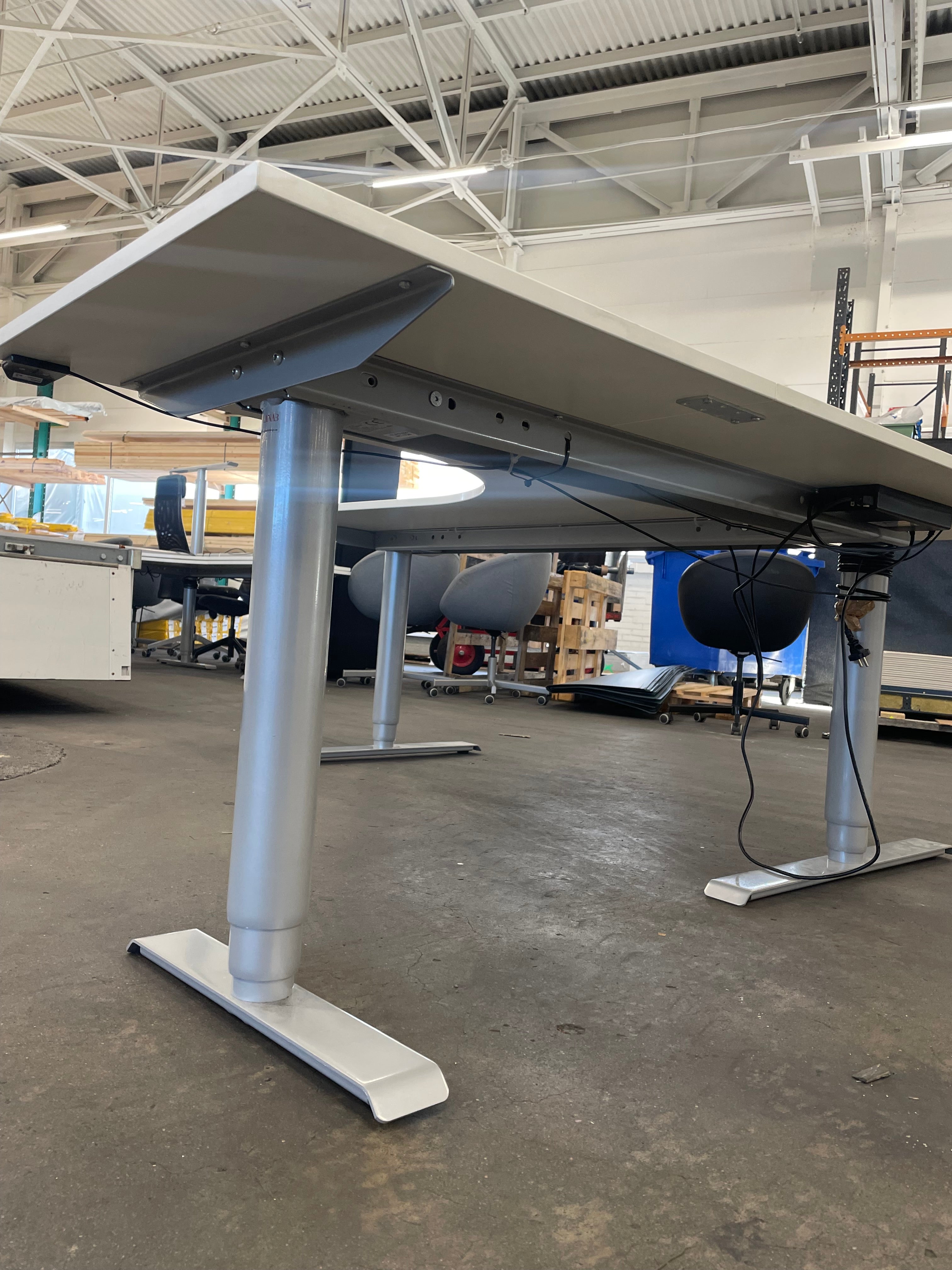 Skrivbord elektriskt höj och sänkbart