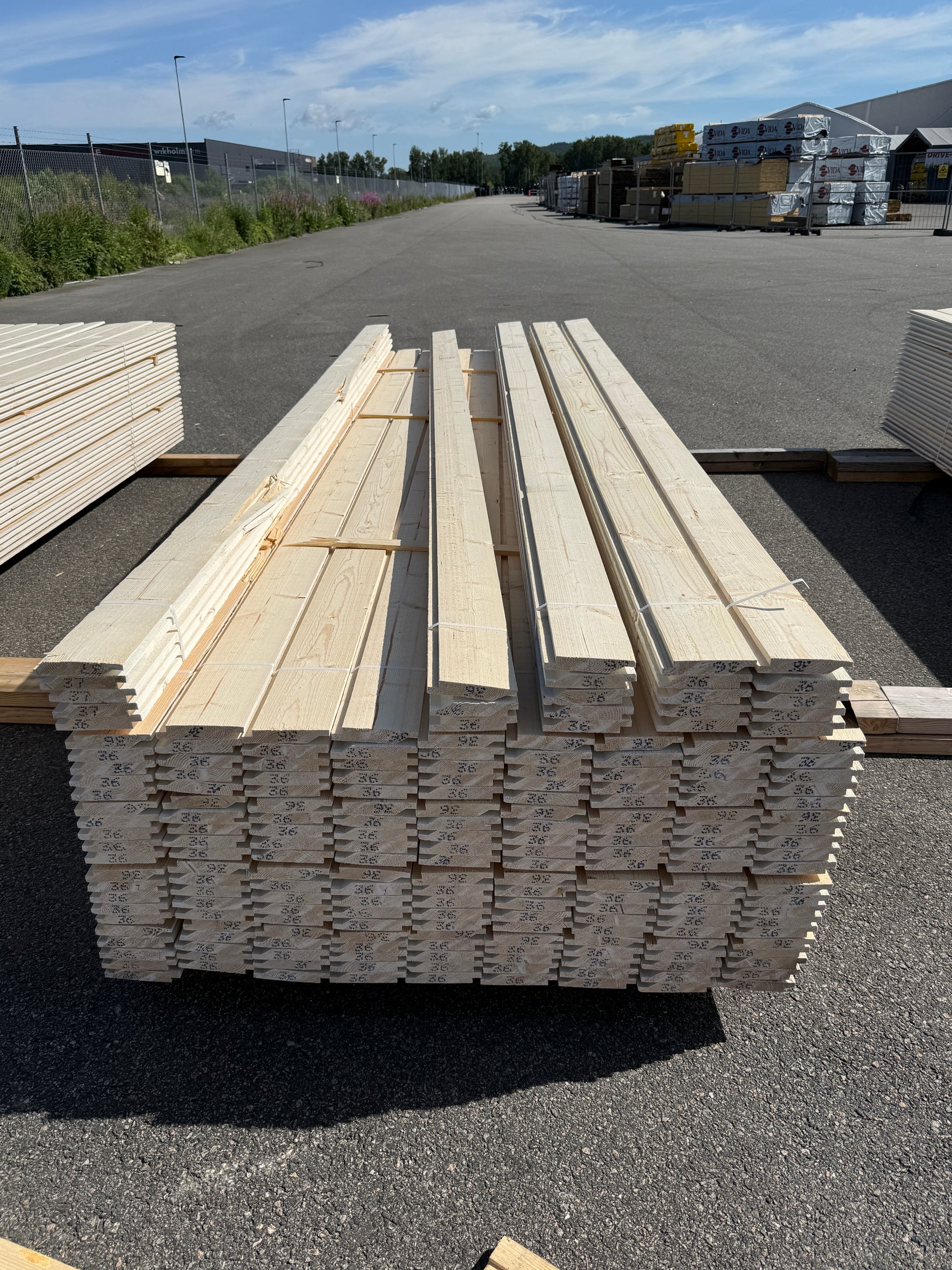 Paket Ytterpanel Enkelfas Halvspont 22x120mm, 203st 3.60m Grundmålad