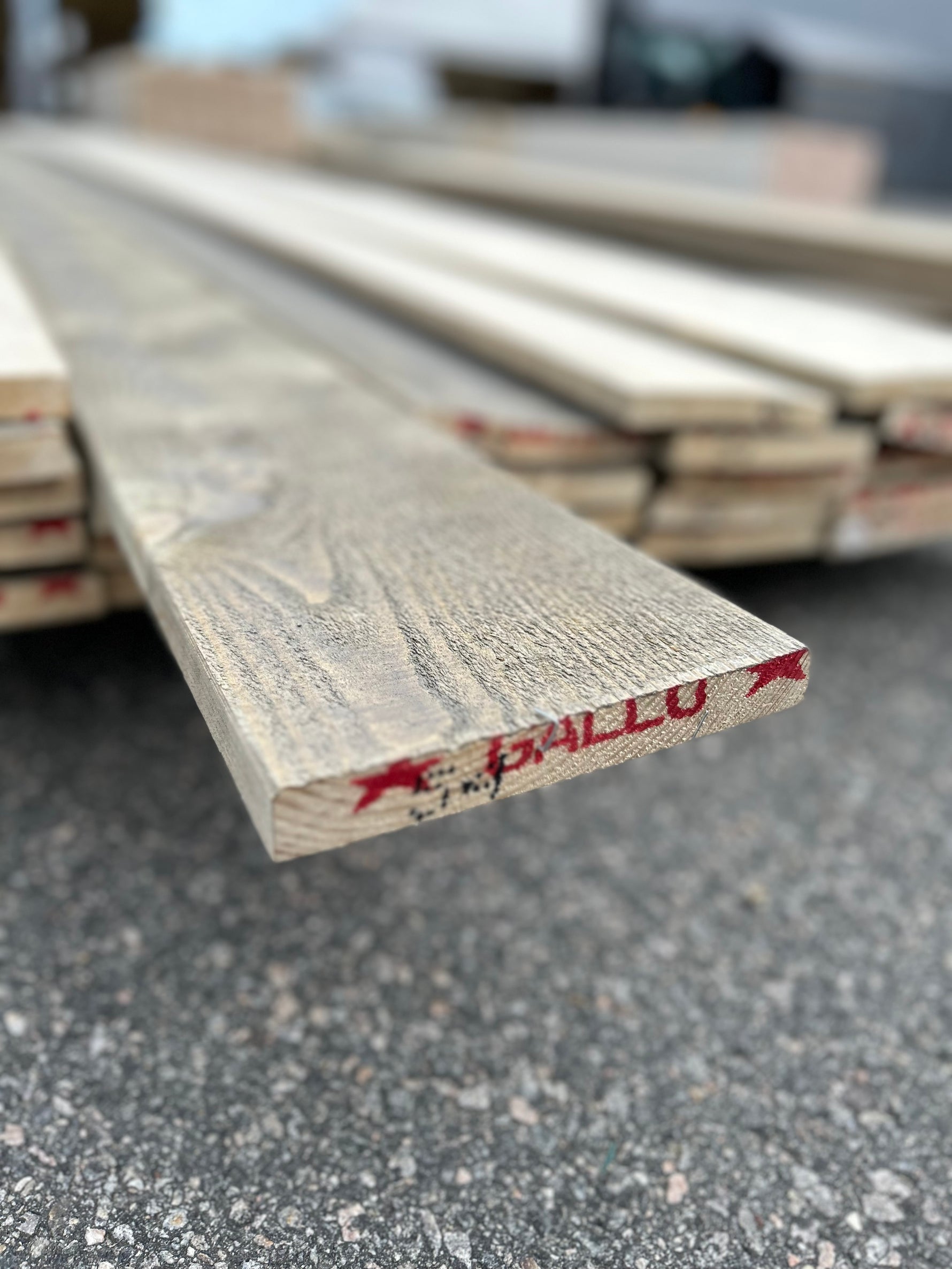 Paket Finsågade Brädor 22x170mm 5,40m 28st Lasyr