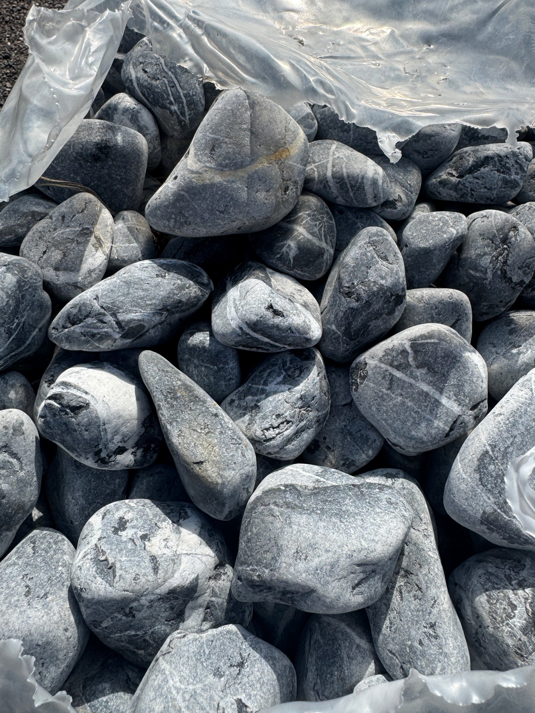 2 Pall Dekorsten Svart Granit 20–40mm 85 Säckar
