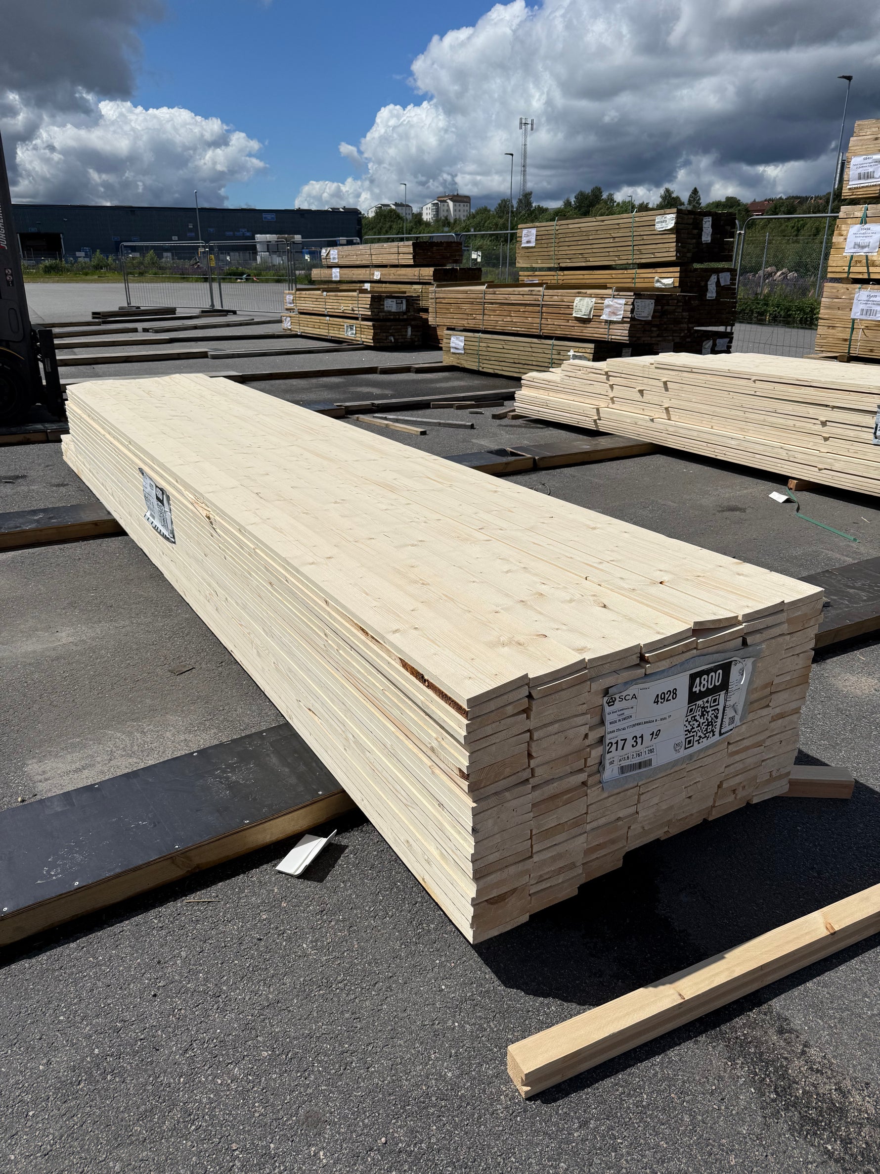 Paket Finsågade Brädor 22x145mm, 181st 4,80–5,40m (Andra-sortering)