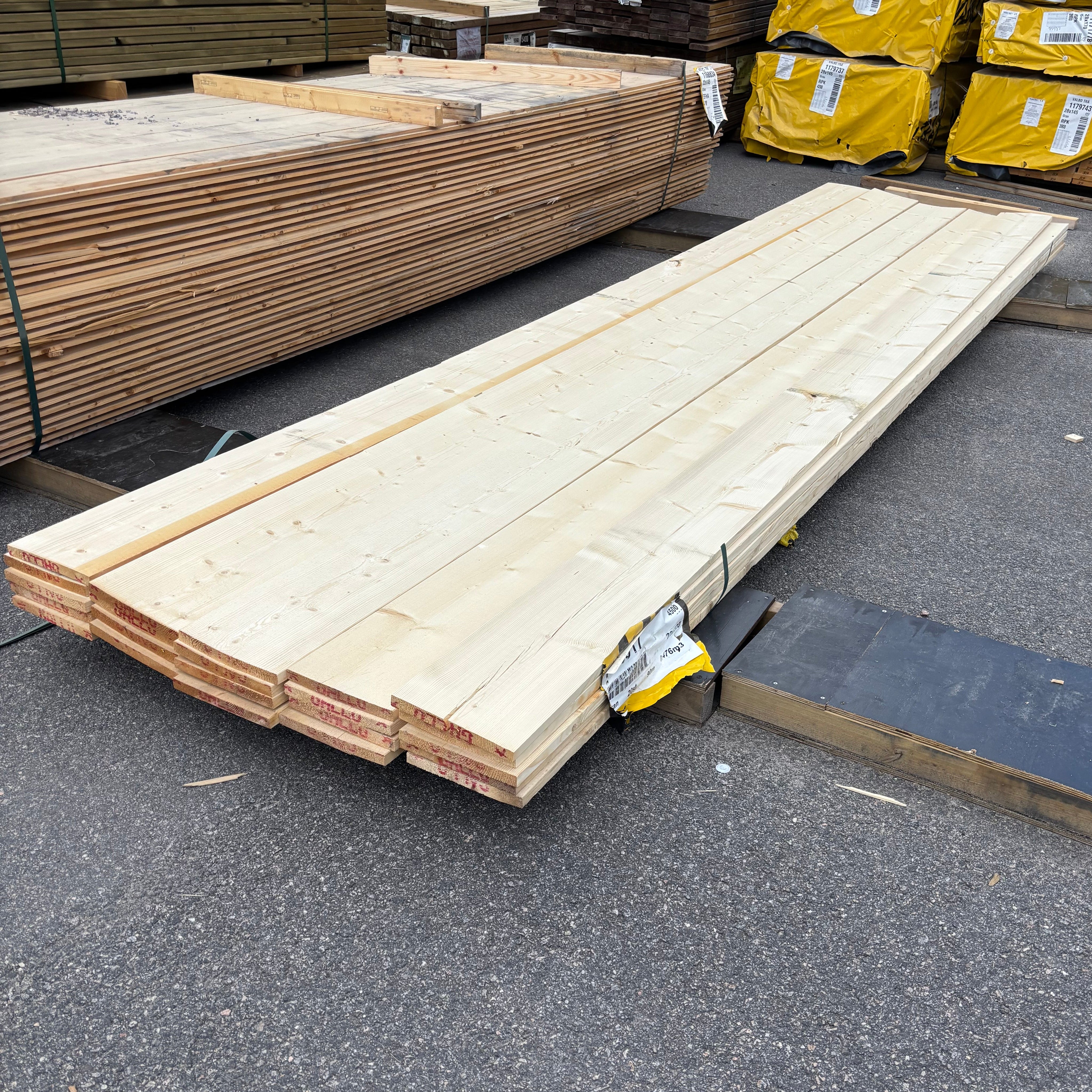 Paket Finsågade Brädor 22x220mm, 22st 4,50m