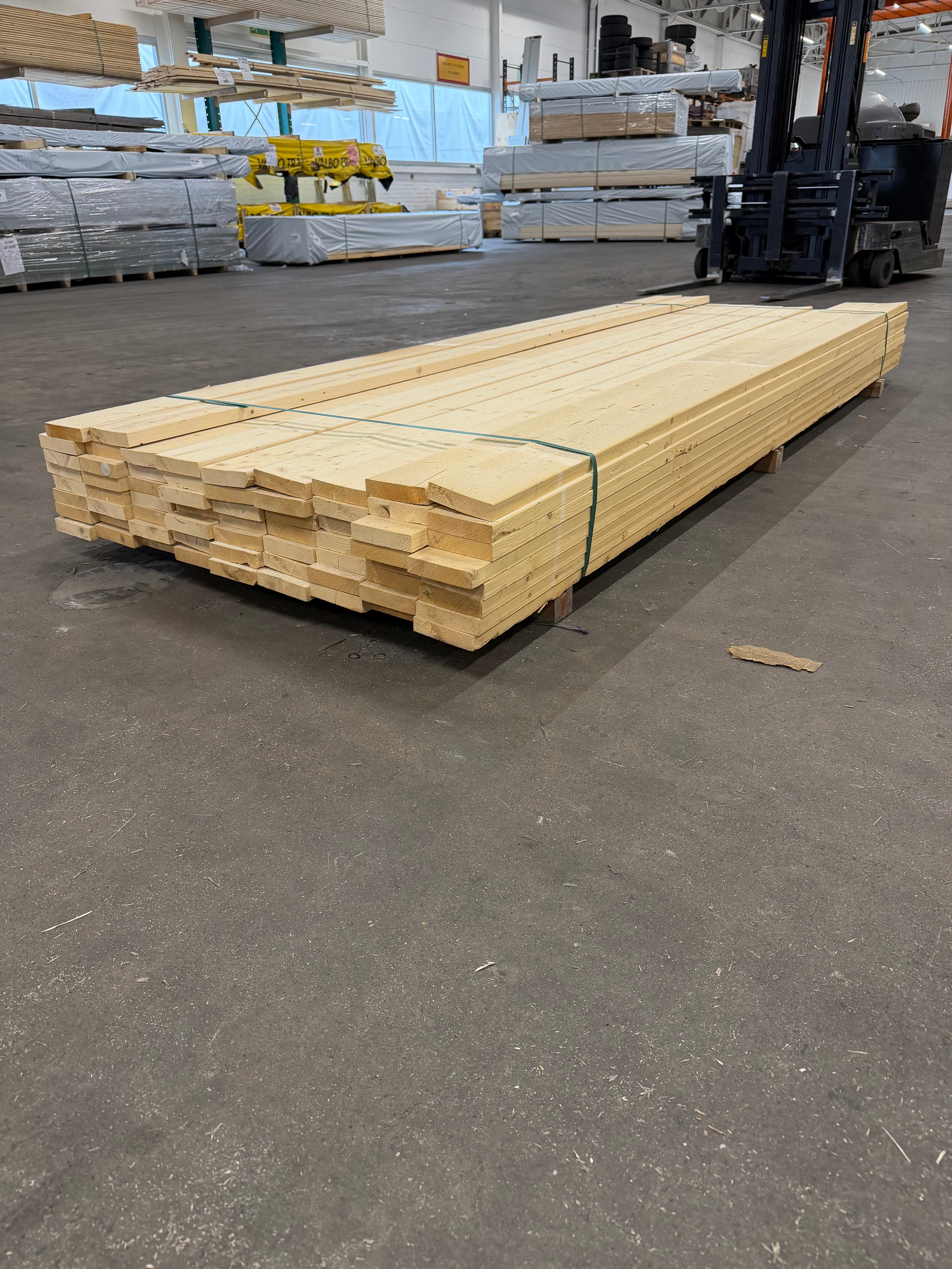 Paket Finsågade Brädor 28x120mm, 3.0m, 67 st