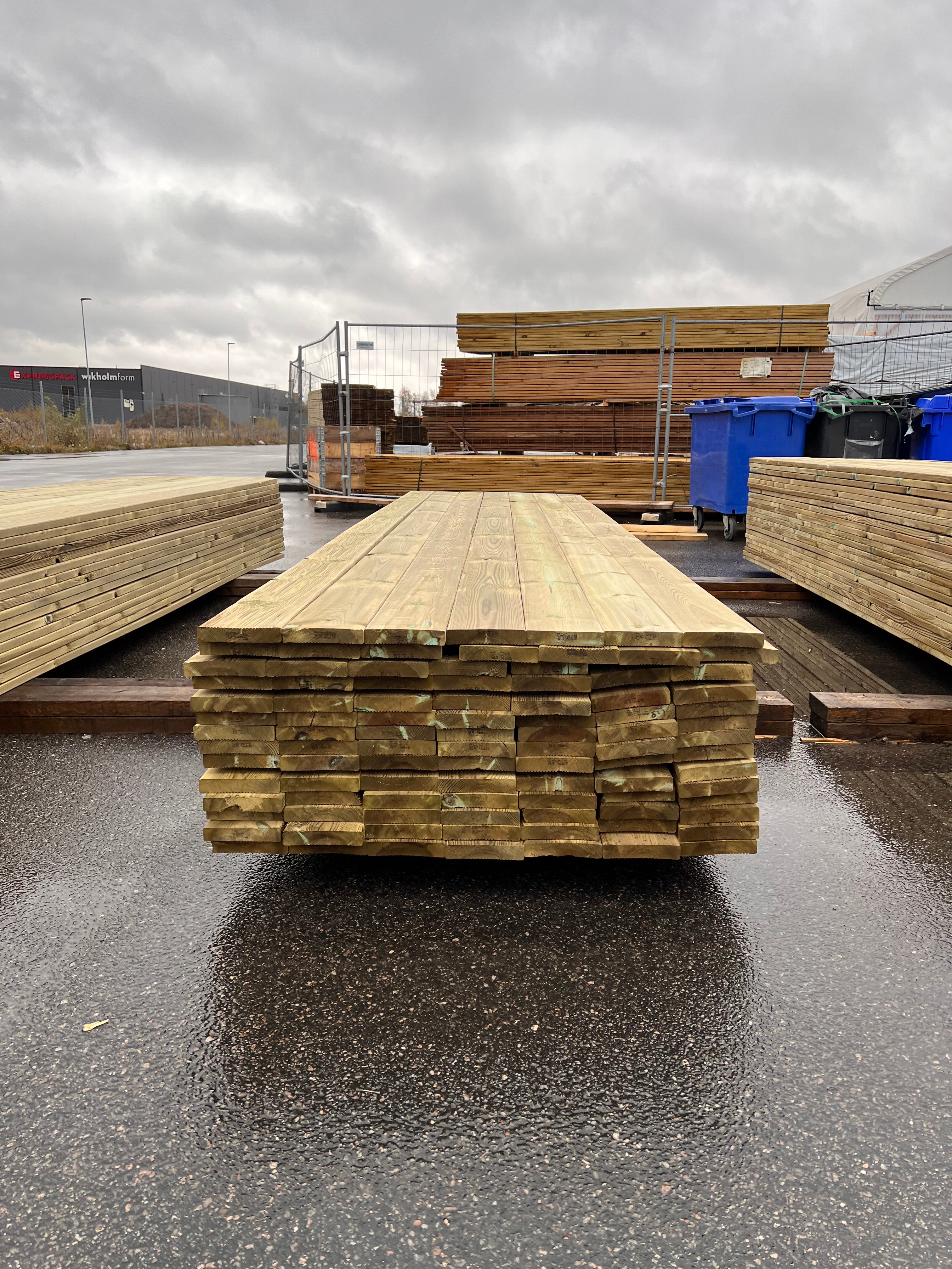 Paket Trall Rillad 28x145mm – 97 st 4.20m Tryckimpregnerad B-sort