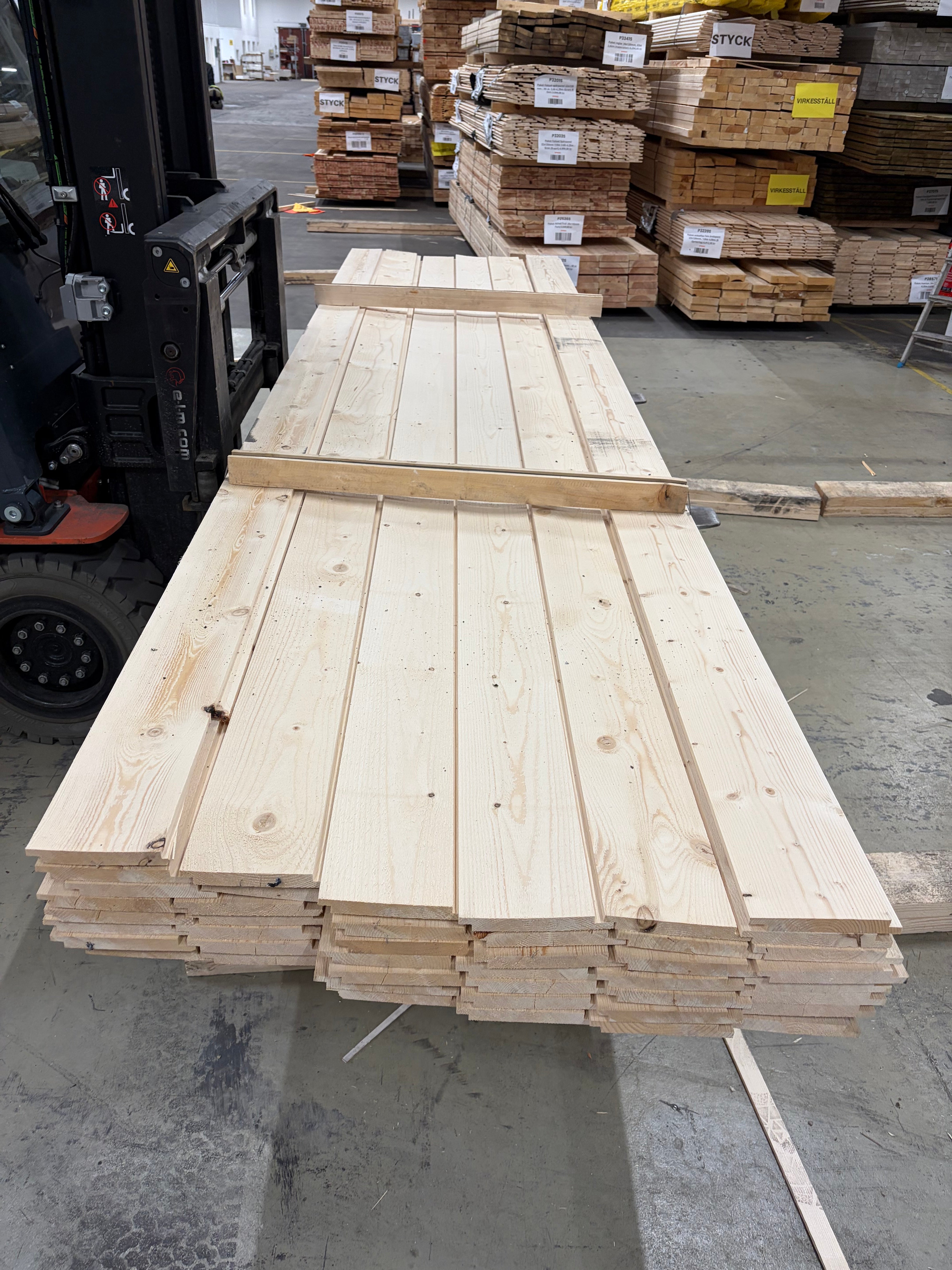 Paket Ytterpanel Hakfals 22×170 – 44 st (4.20 m) Obehandlad