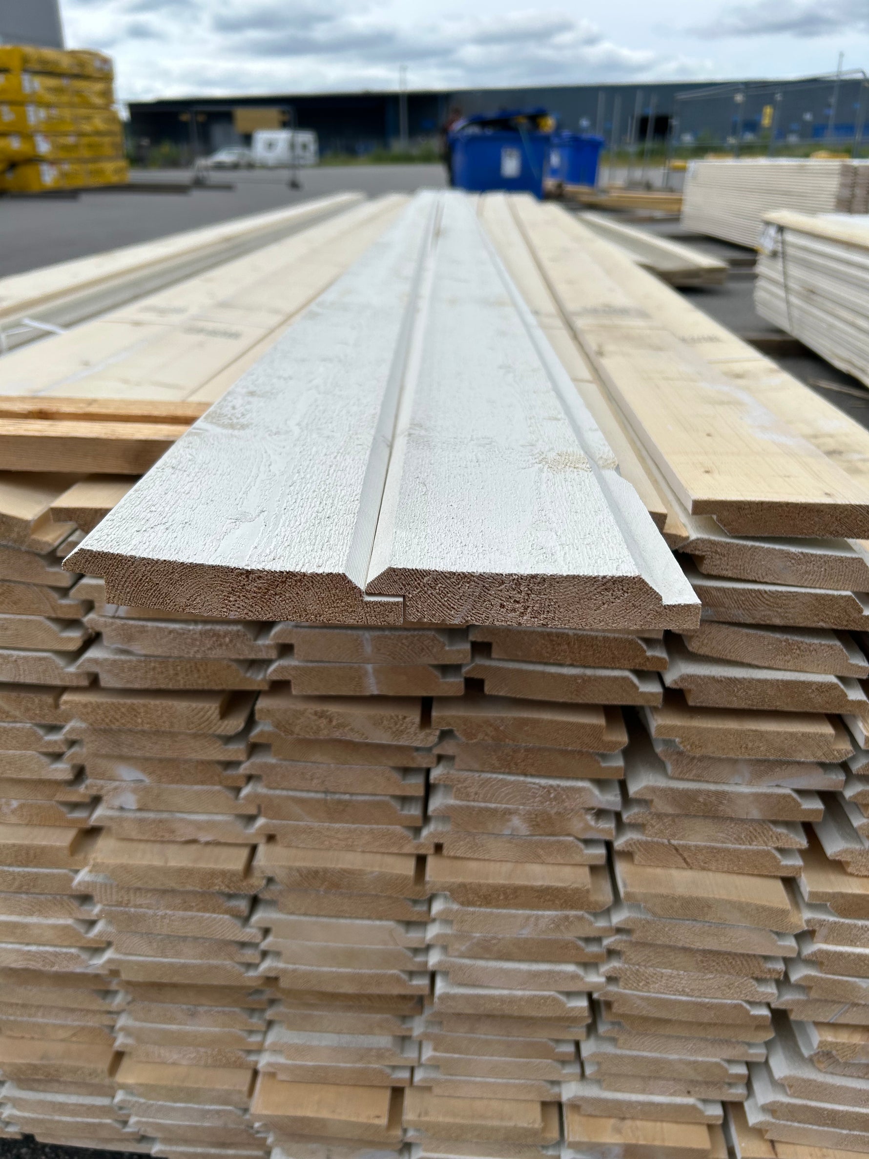 Paket Dubbelfas Halvspont 22x120mm 4,50m 222st Grundmålad