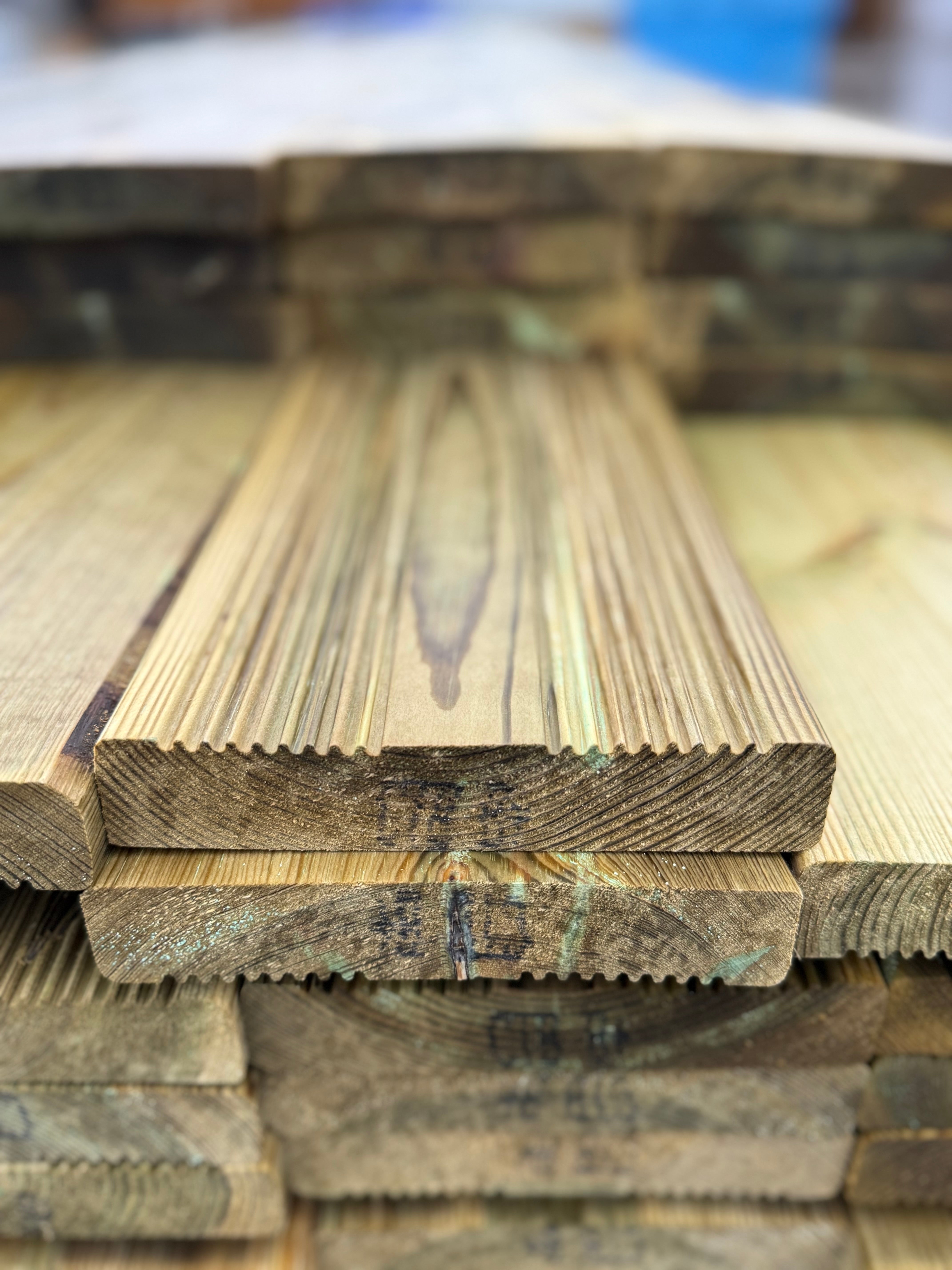 Tryckimpregnerad Rillad Trall 27x145 – 245 st, 3,6-4,20m (B-sortering)