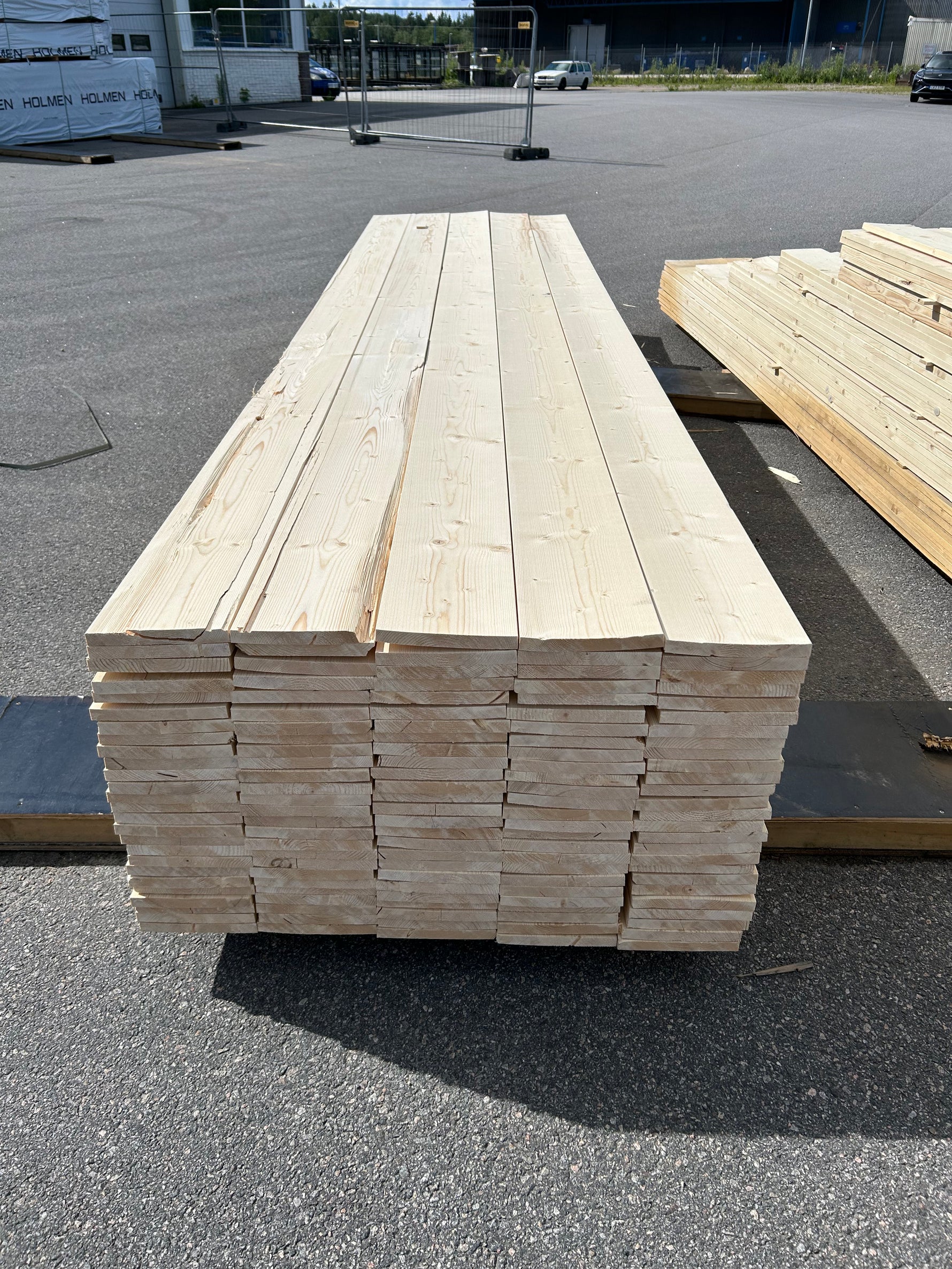 Paket Finsågade Brädor 22x195mm, 129st 4,20–5,40m (Andra sortering)
