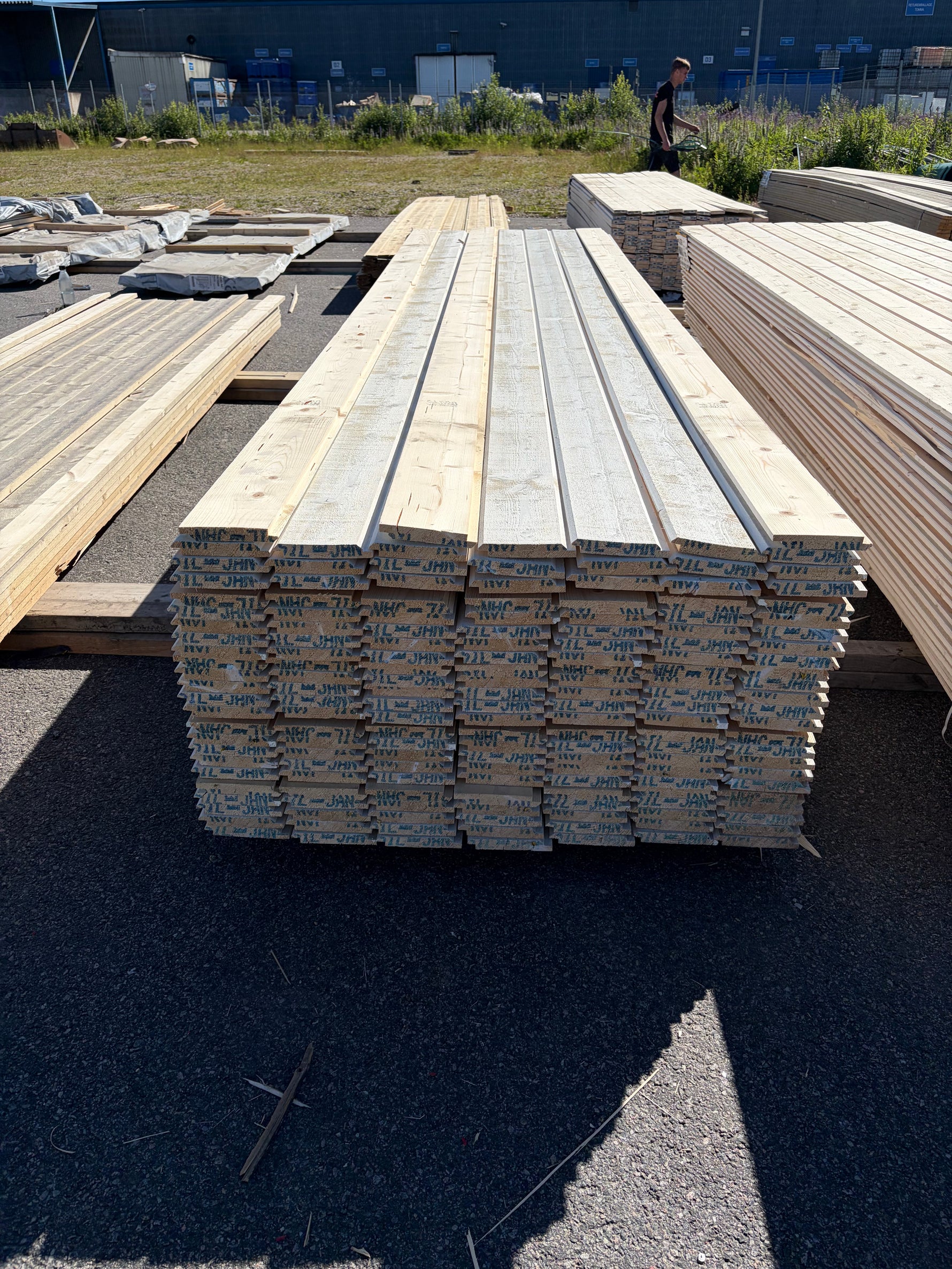 Paket Ytterpanel Dubbelfas Halvspont 22x145mm, 163st 4.20m Grundmålad