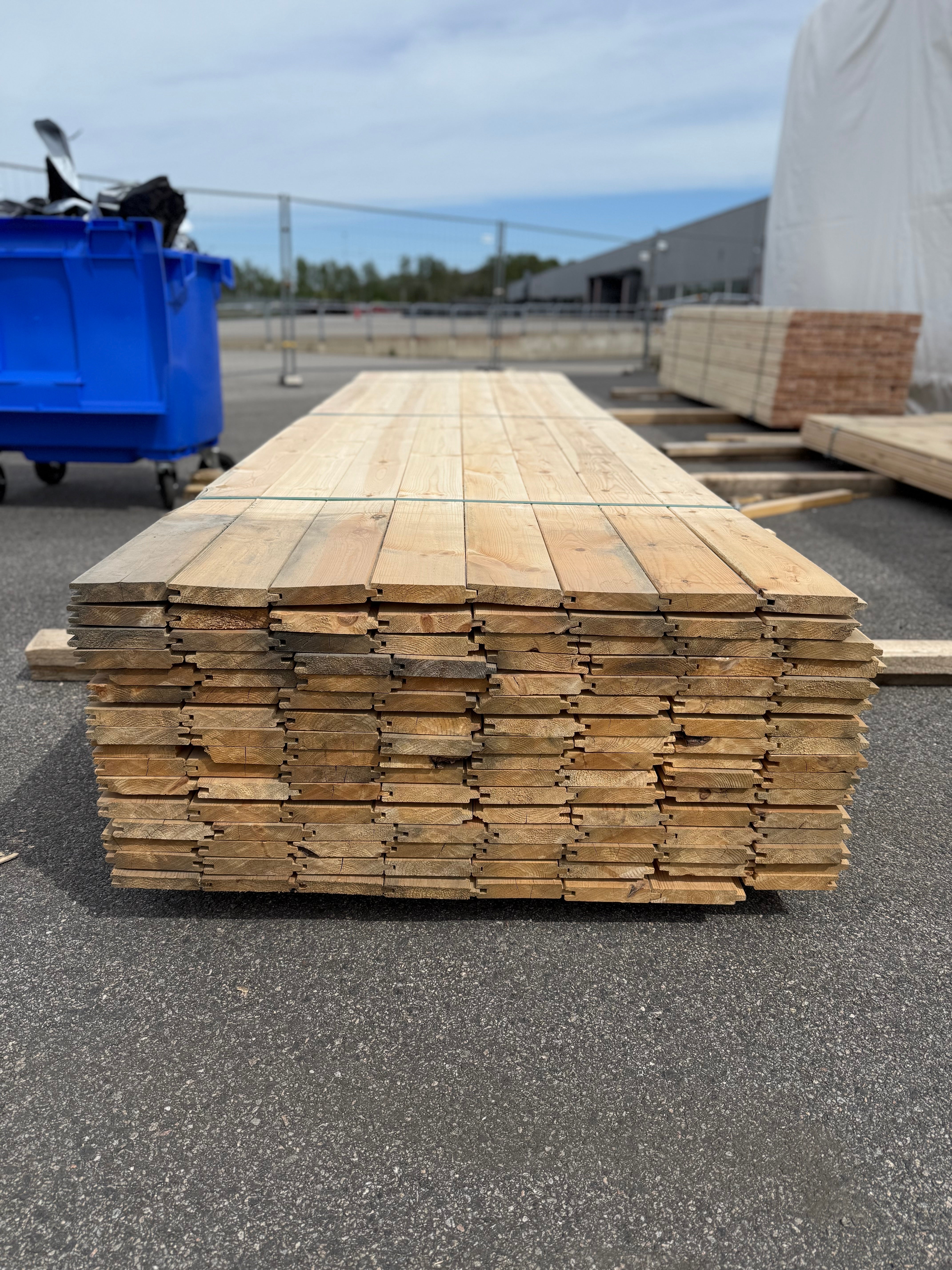 Paket Spontad Panel Hyvlad- 27x145mm 3.90m 128st Obehandlad