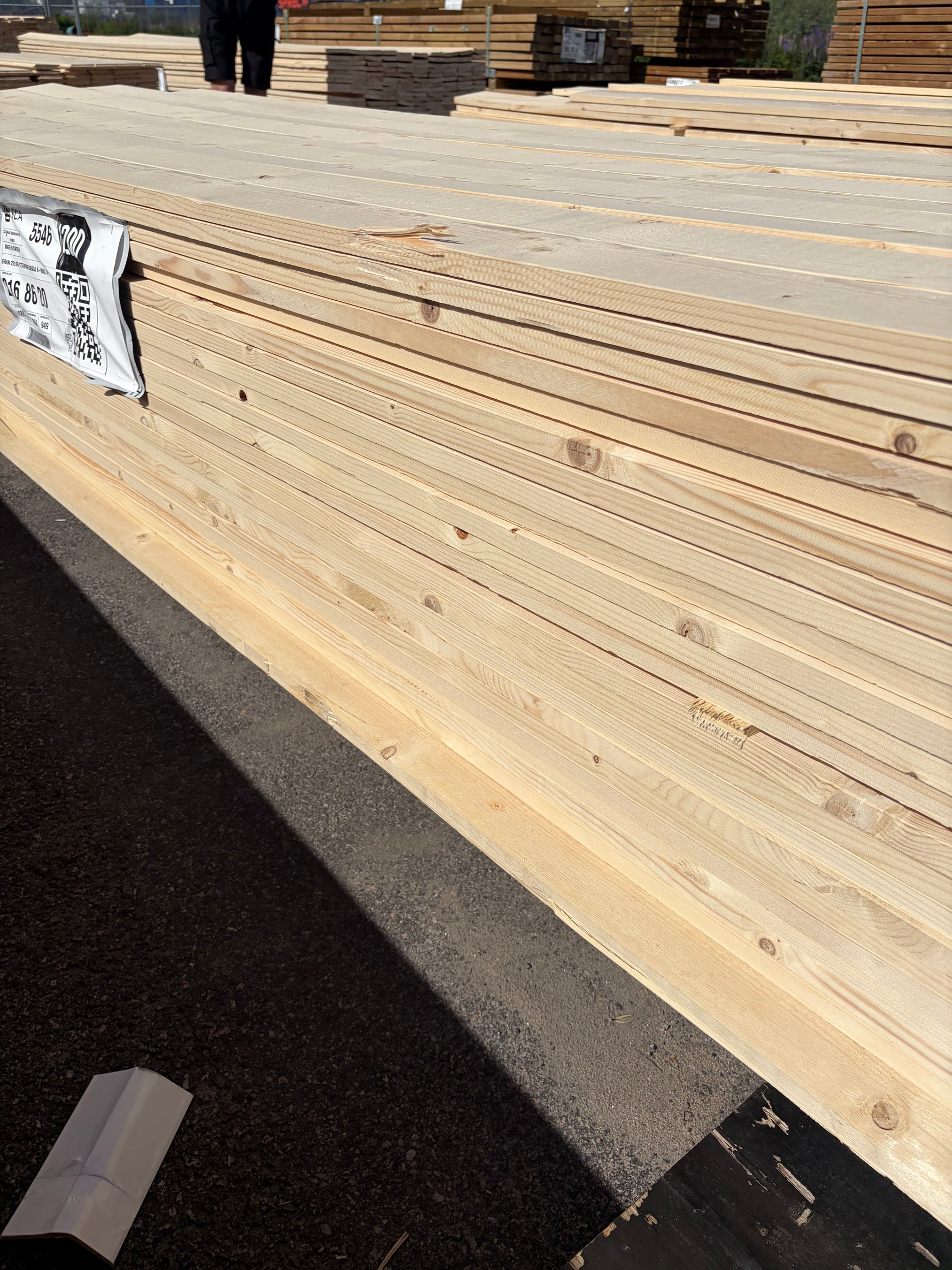 Paket Finsågade Brädor 22x195mm, 130st 3,60–4,20m (Andra sortering)