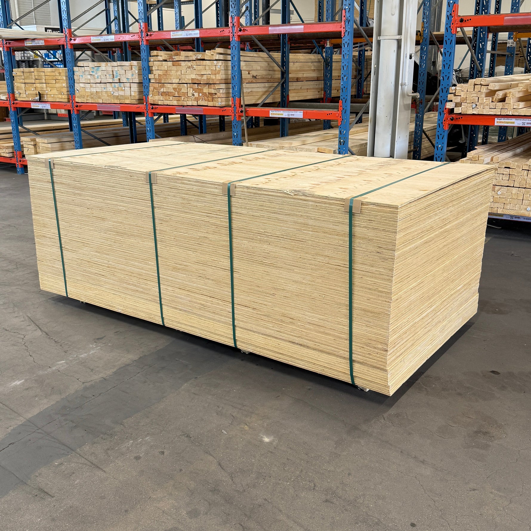 PLYWOOD SKIVOR- 12x1220x2440MM